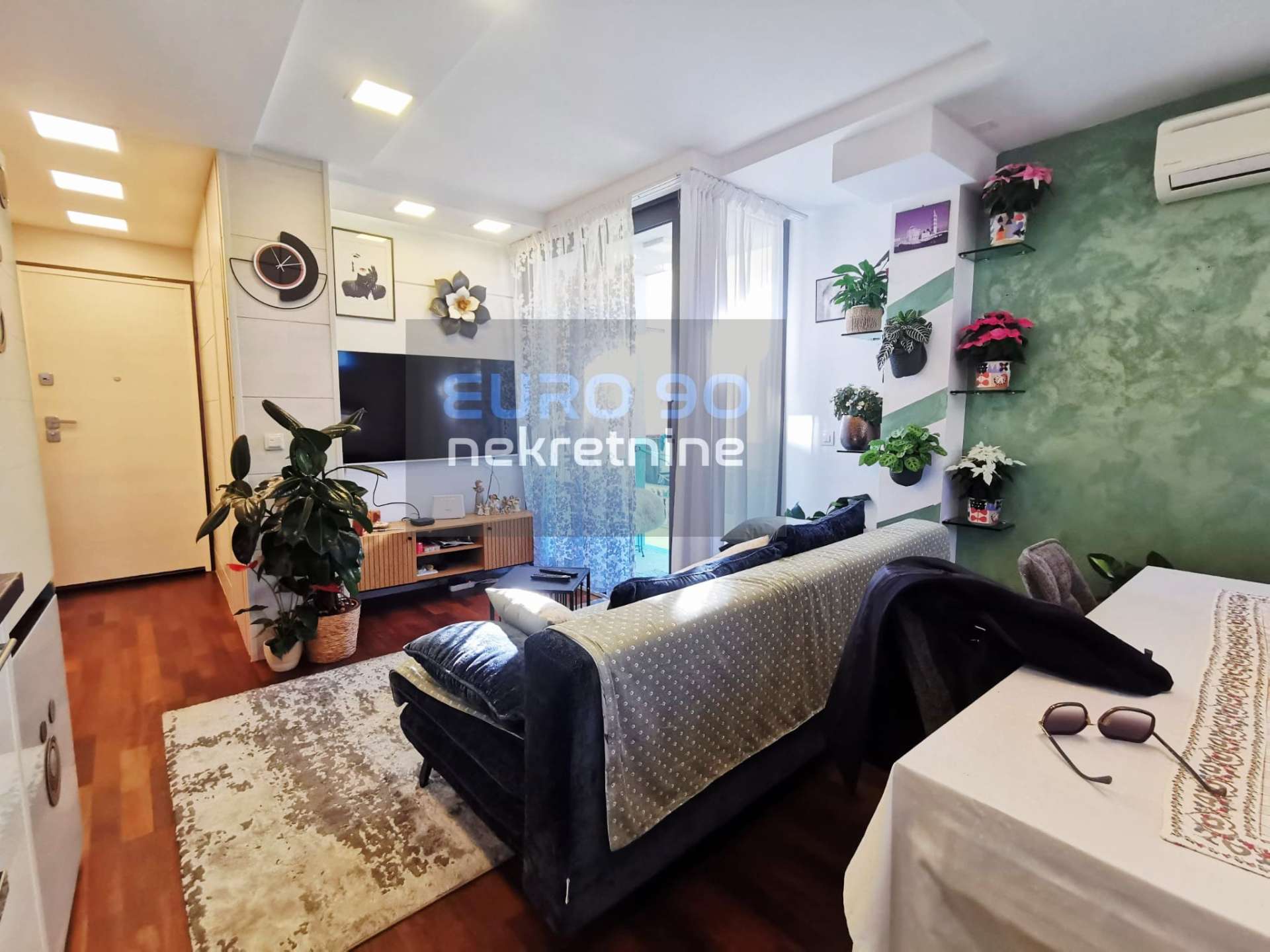 listing-small