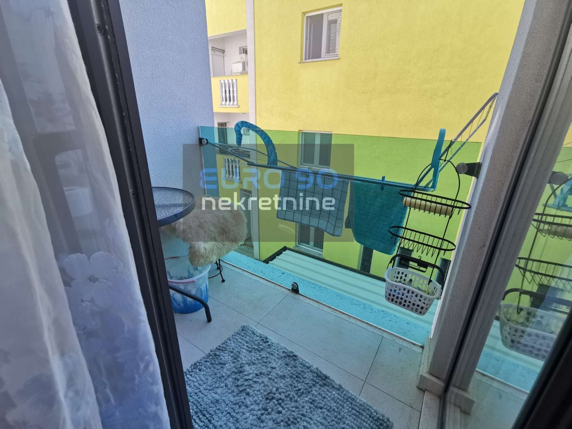 listing-small