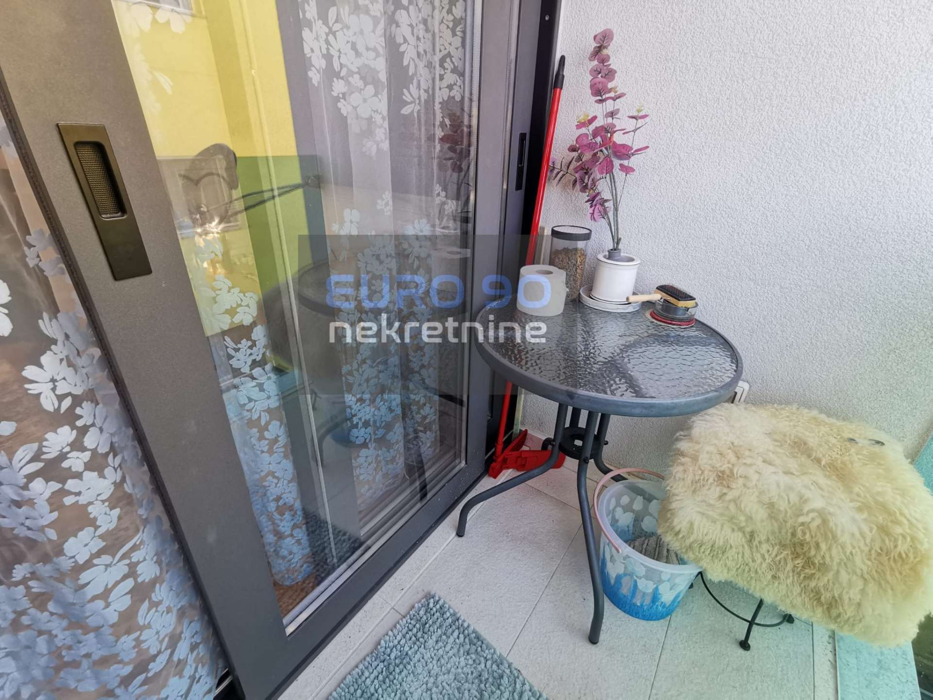 listing-small