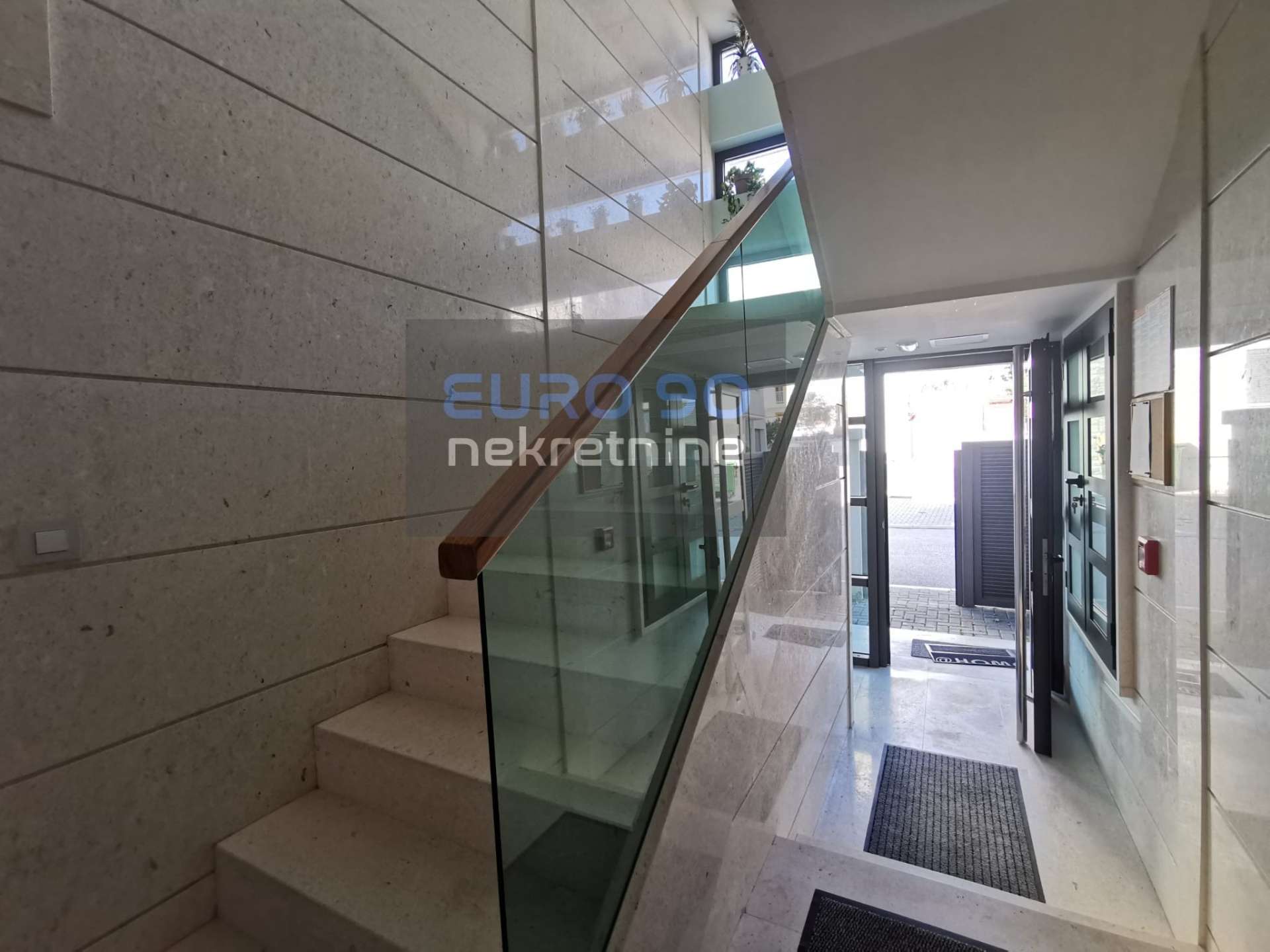 listing-small