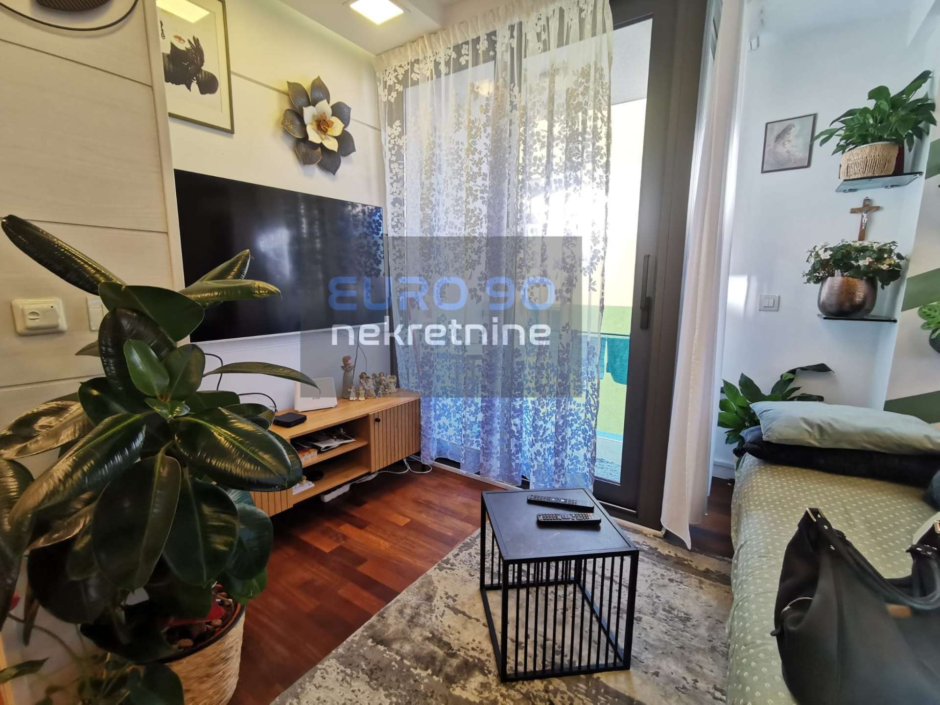 listing-small
