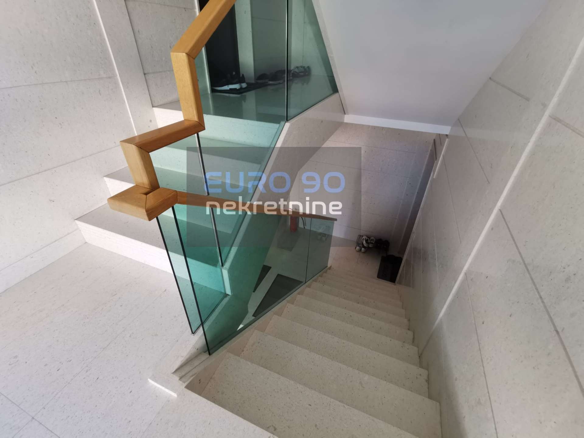 listing-small
