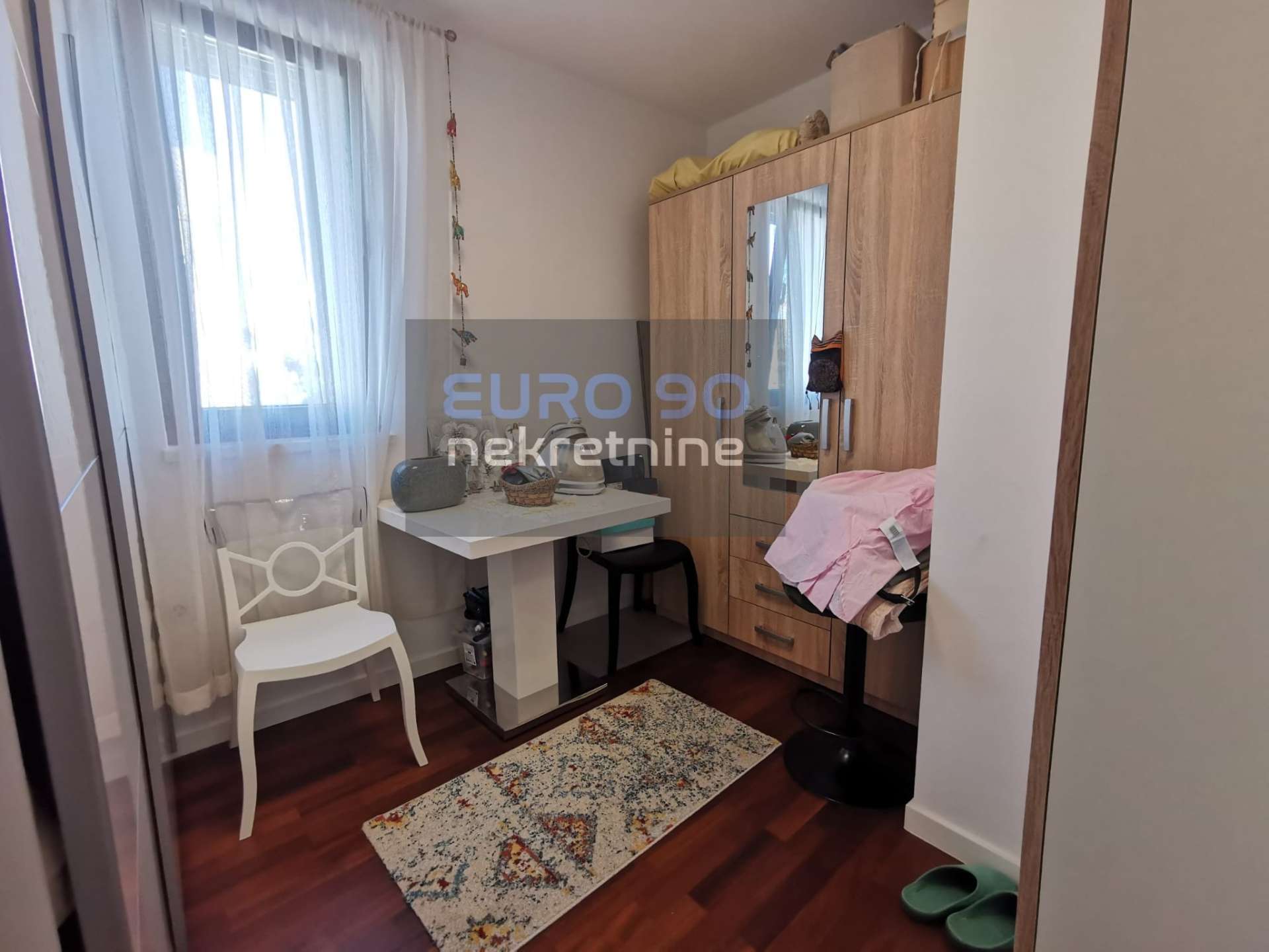 listing-small