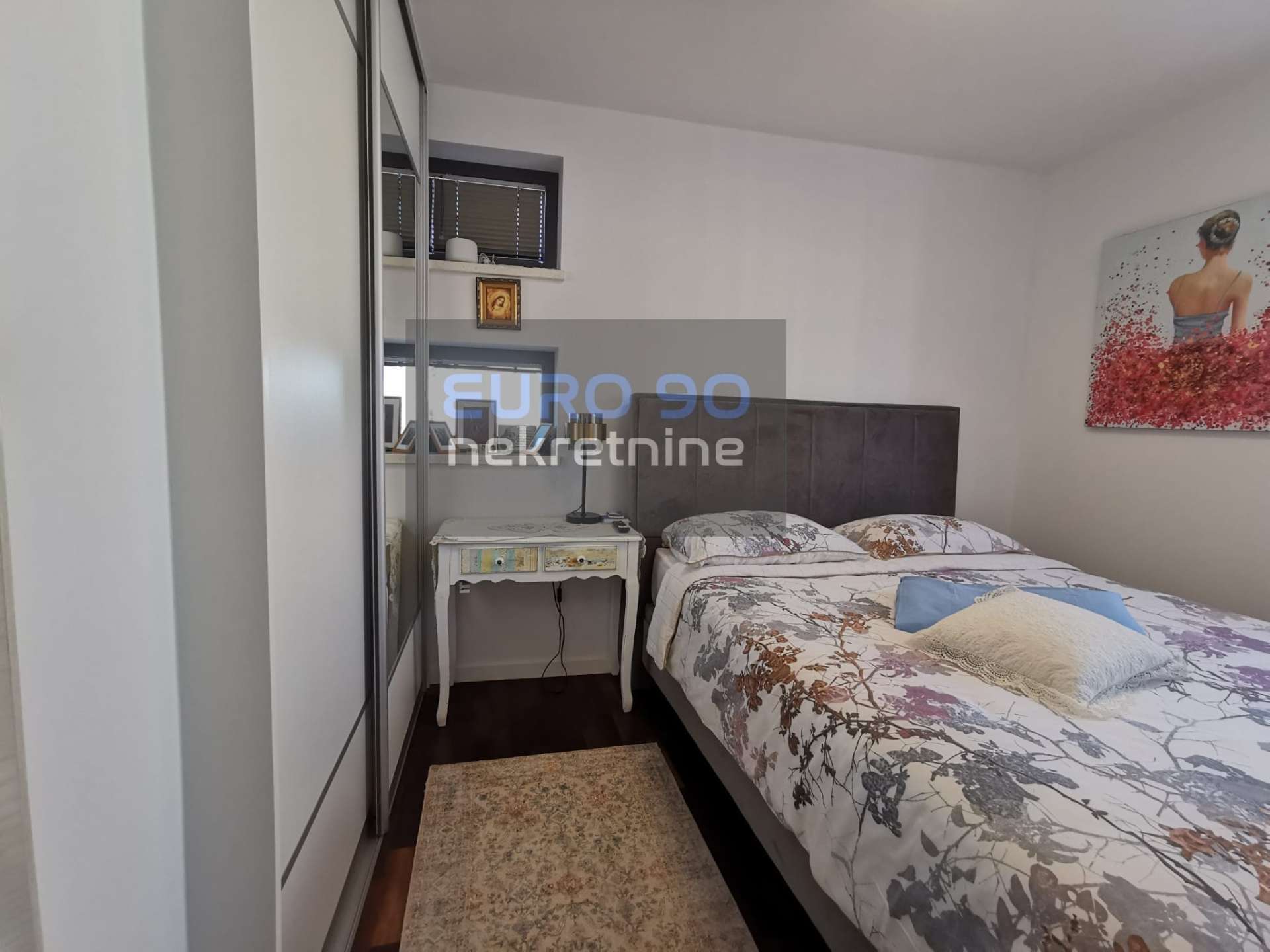 listing-small