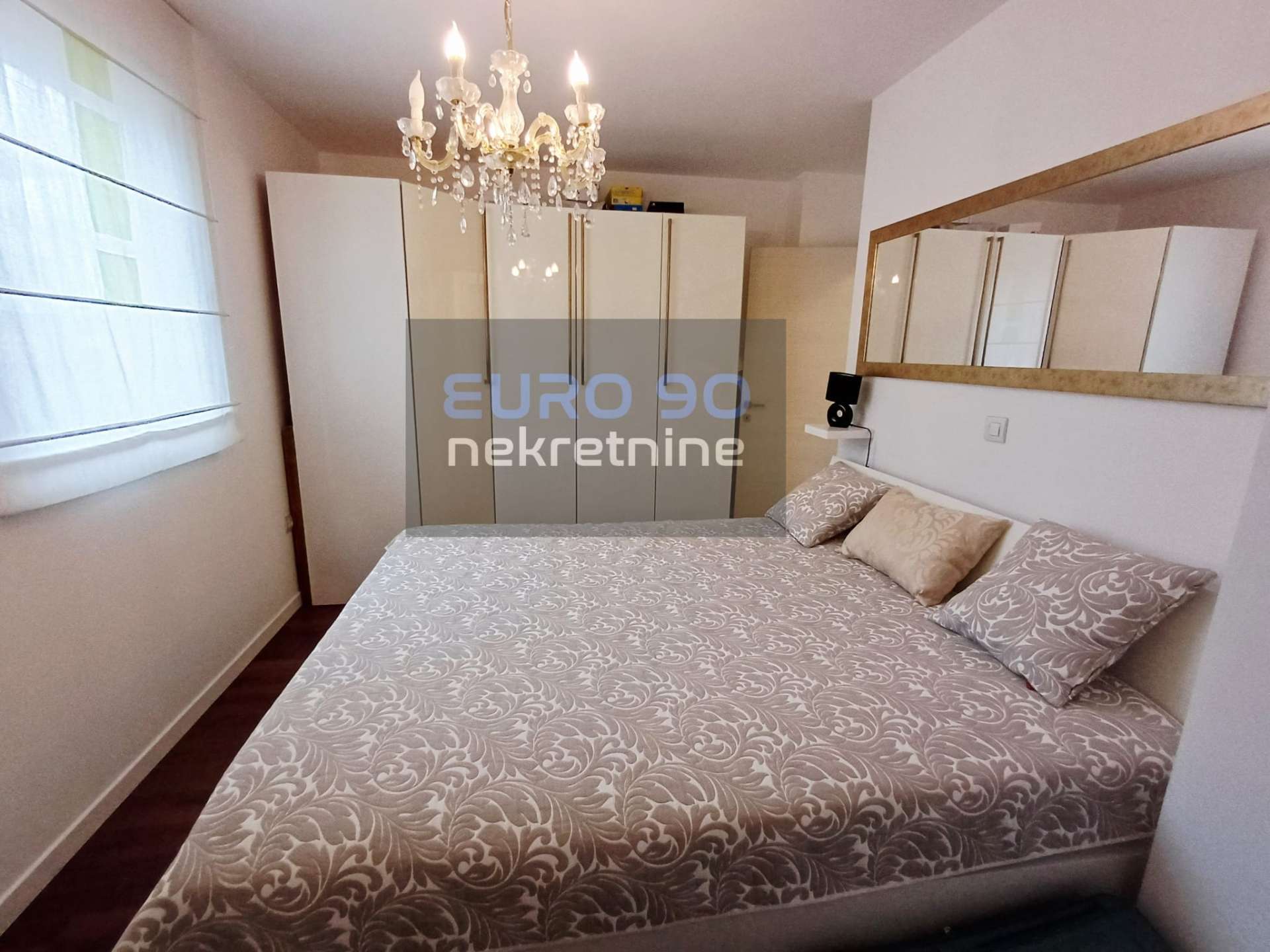listing-small