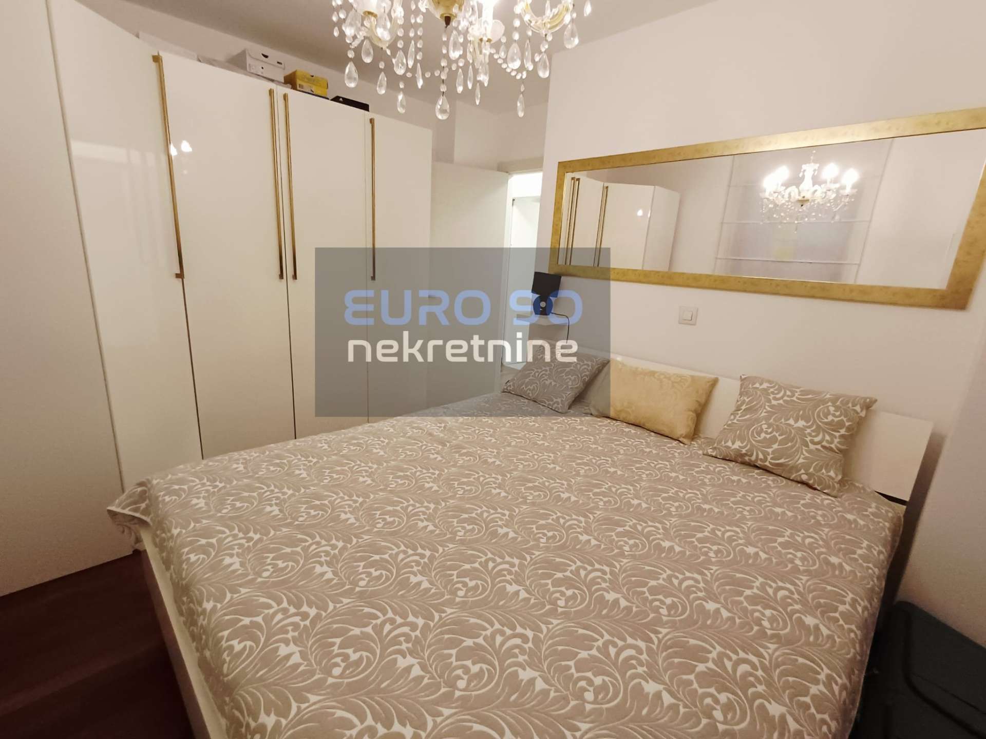 listing-small