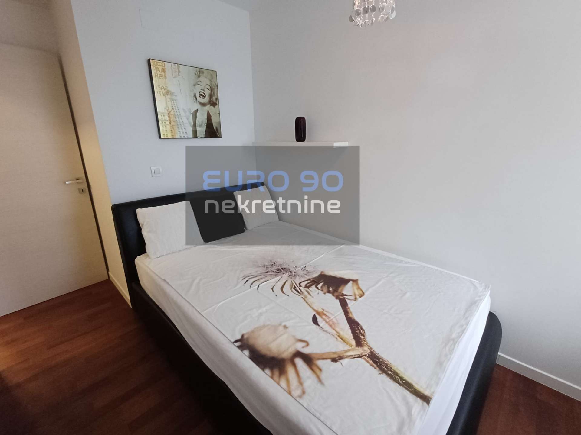 listing-small