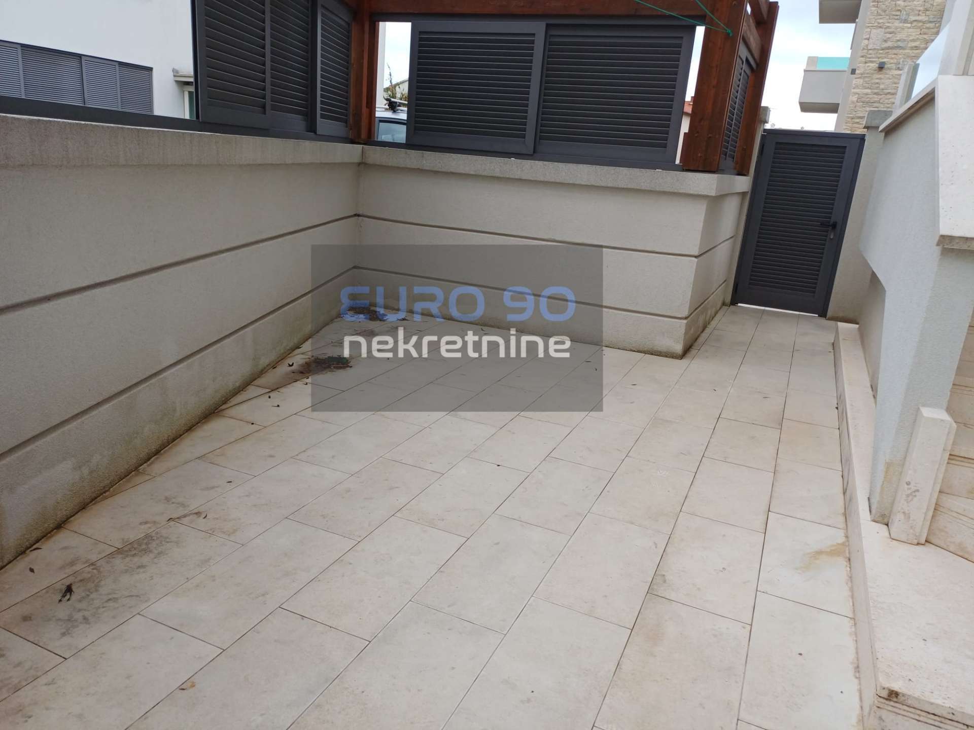 listing-small
