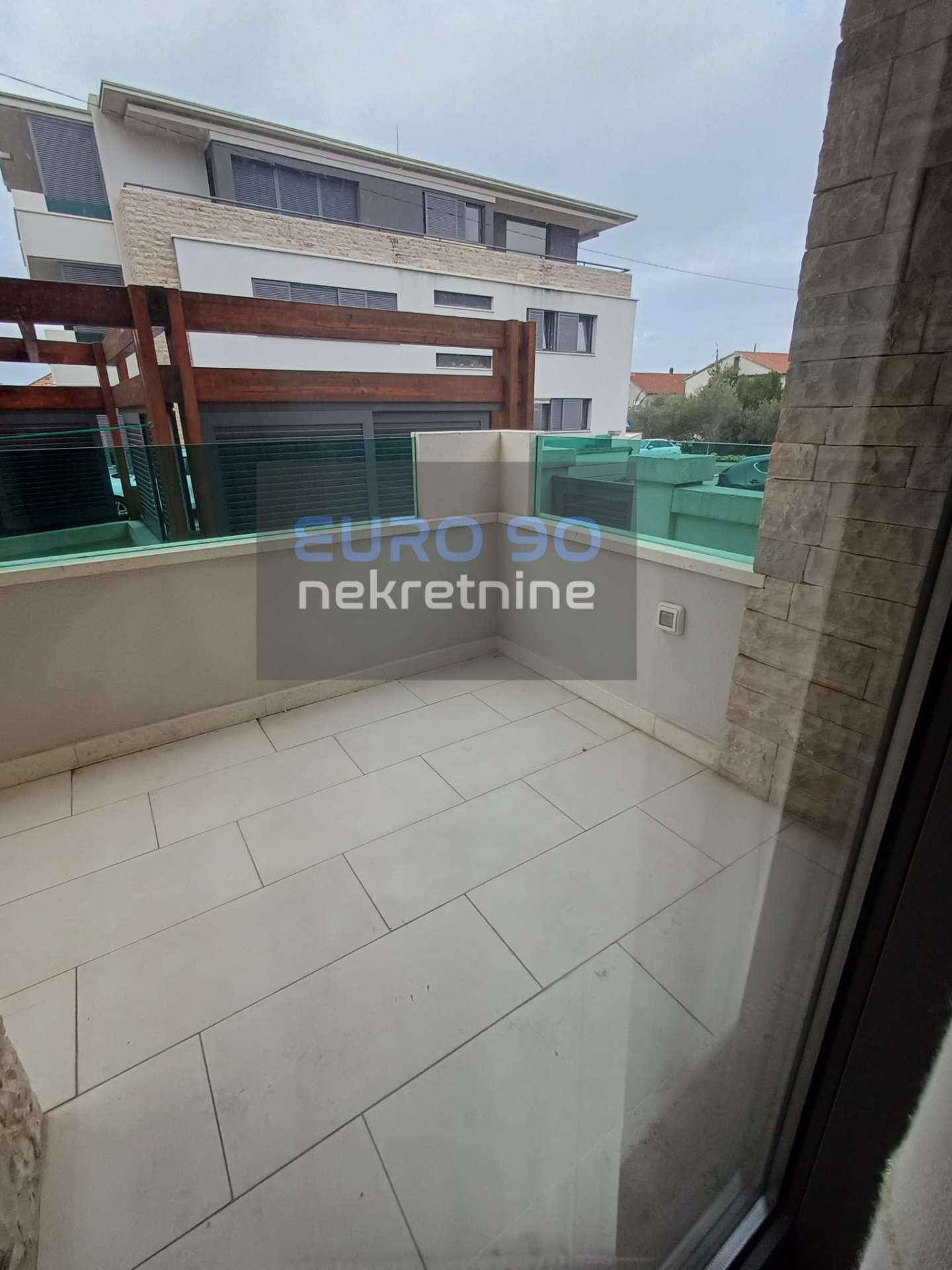 listing-small