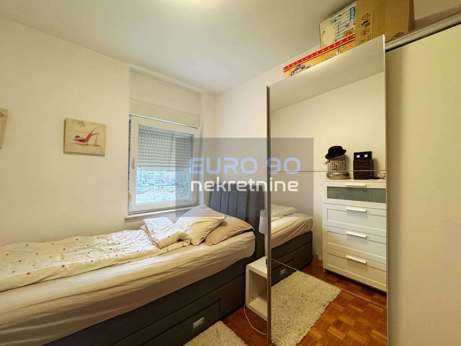 listing-small