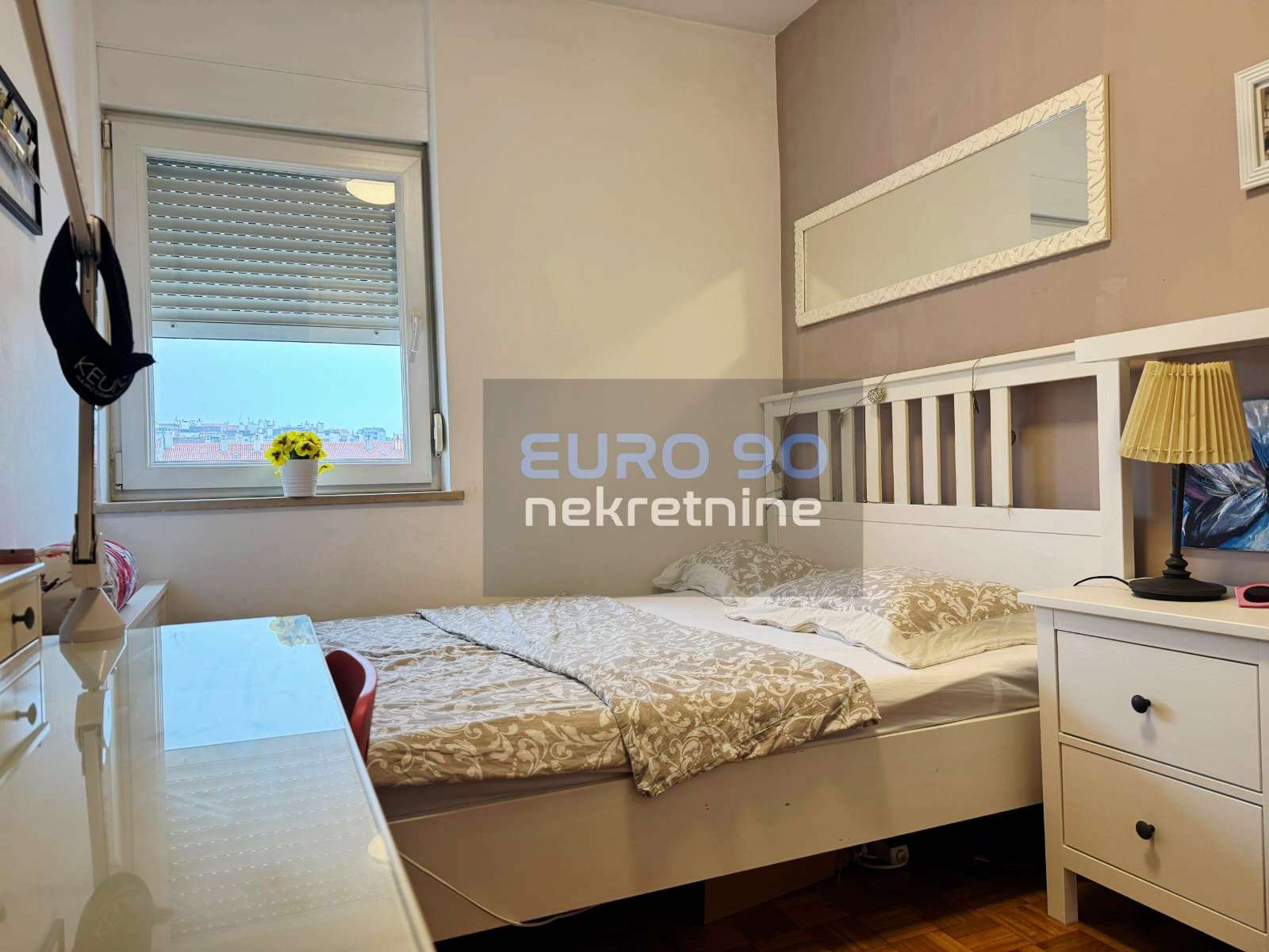 listing-small