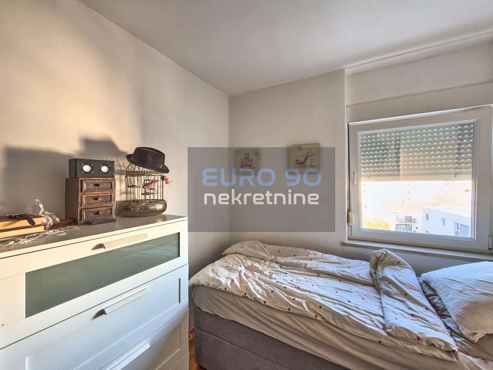 listing-small