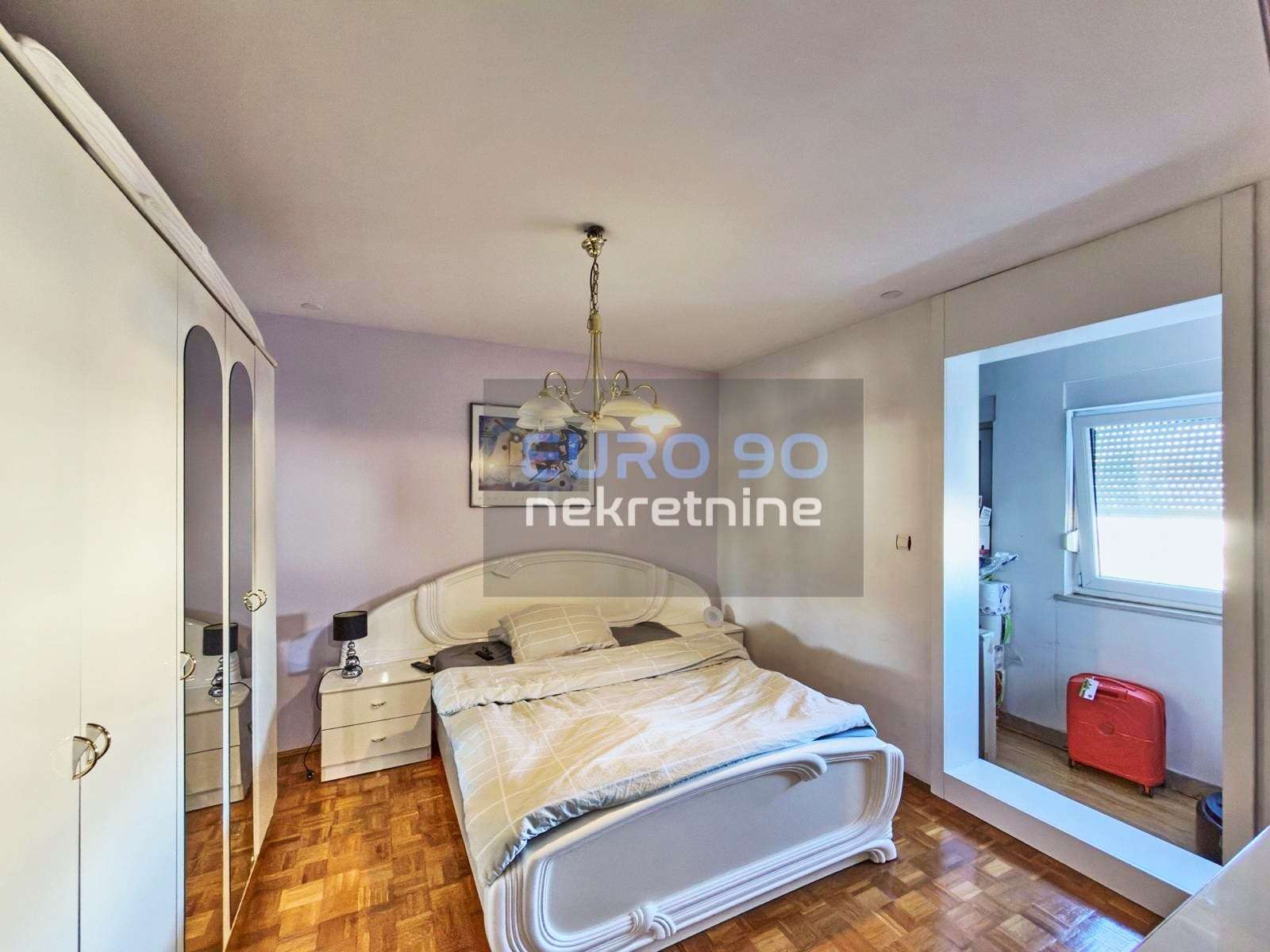 listing-small