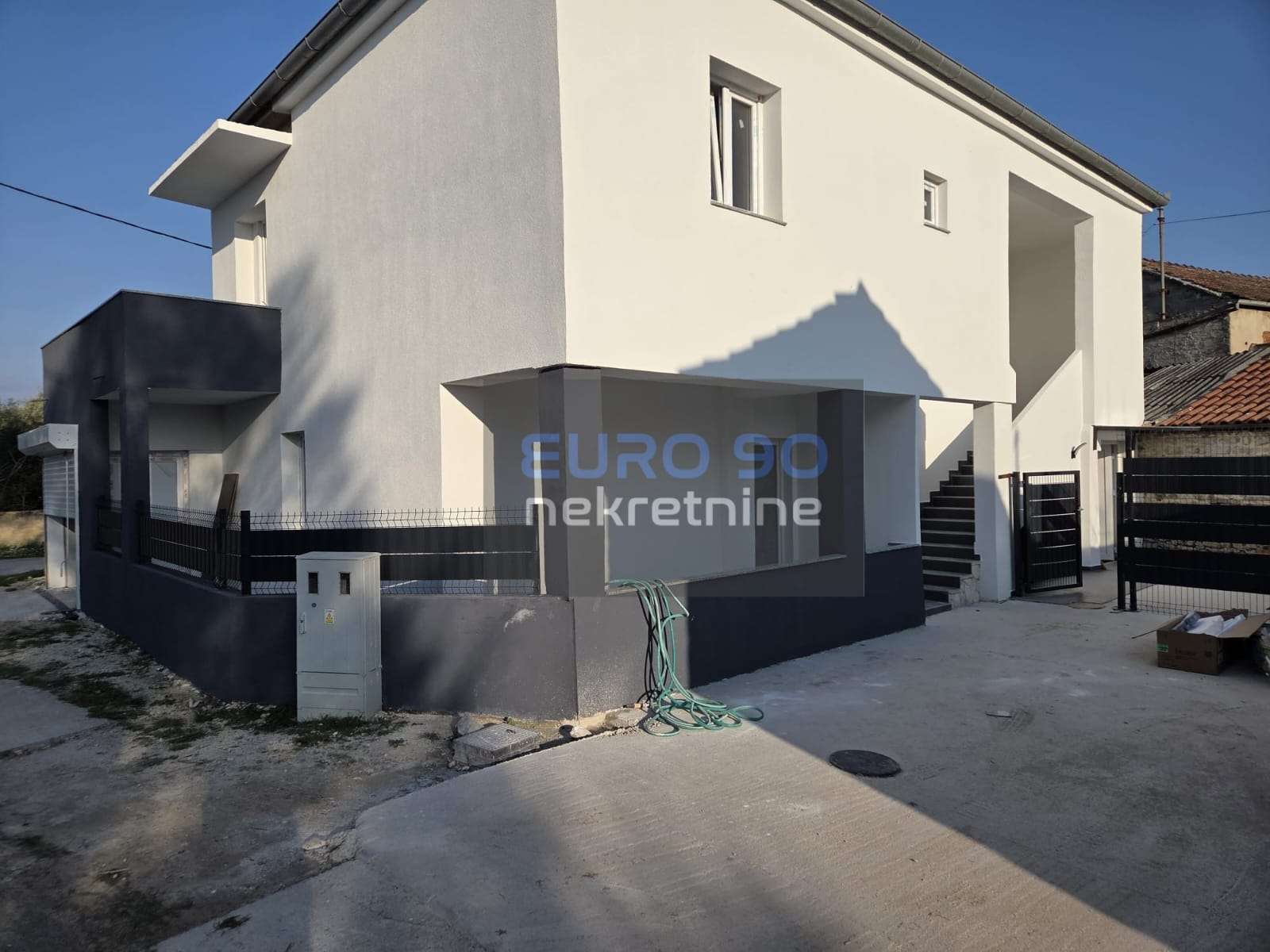 listing-small