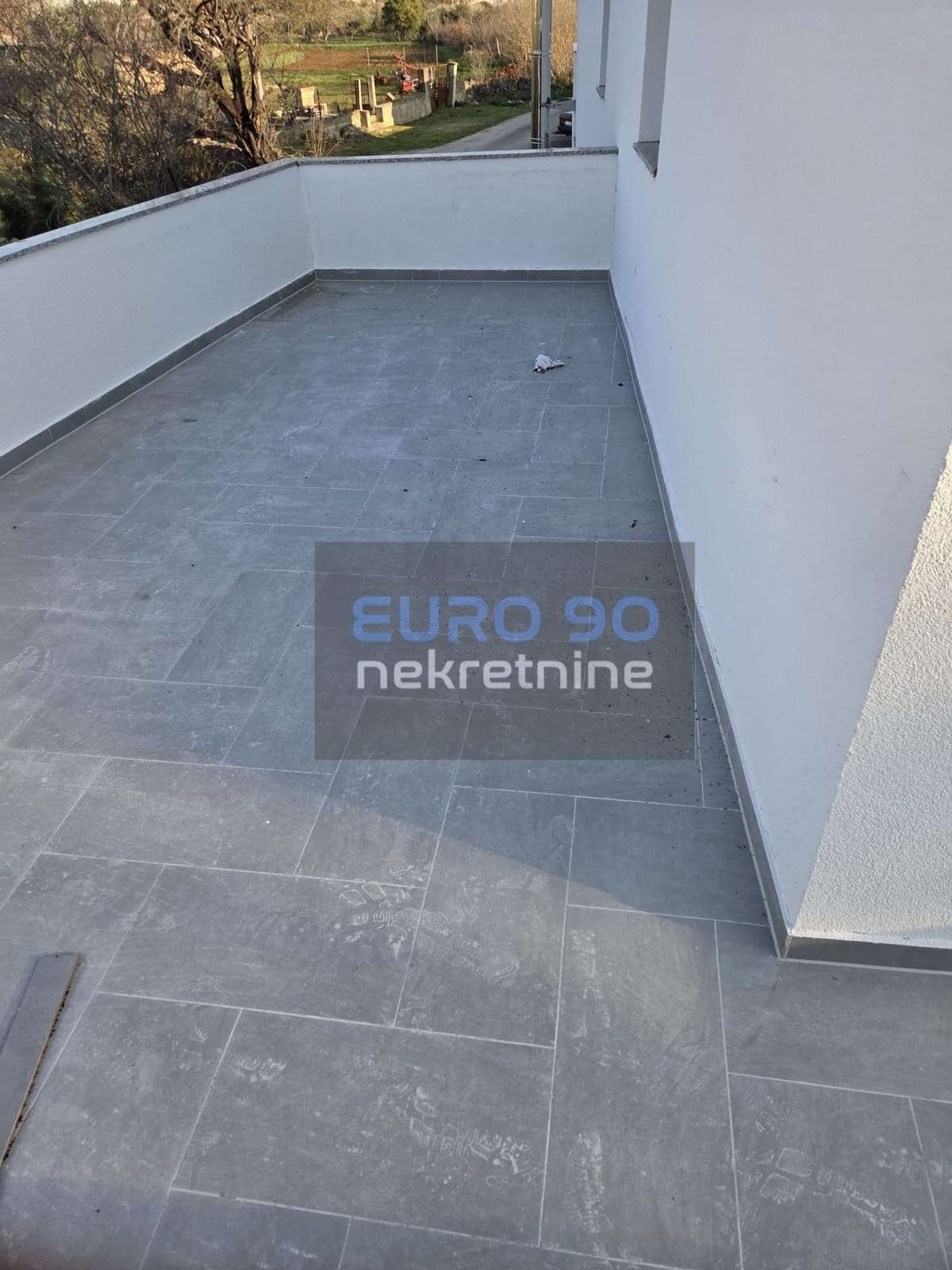 listing-small