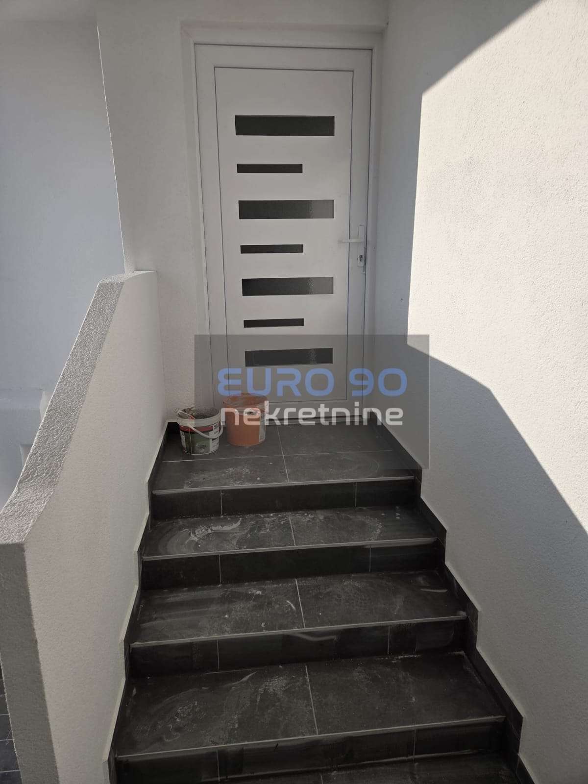 listing-small