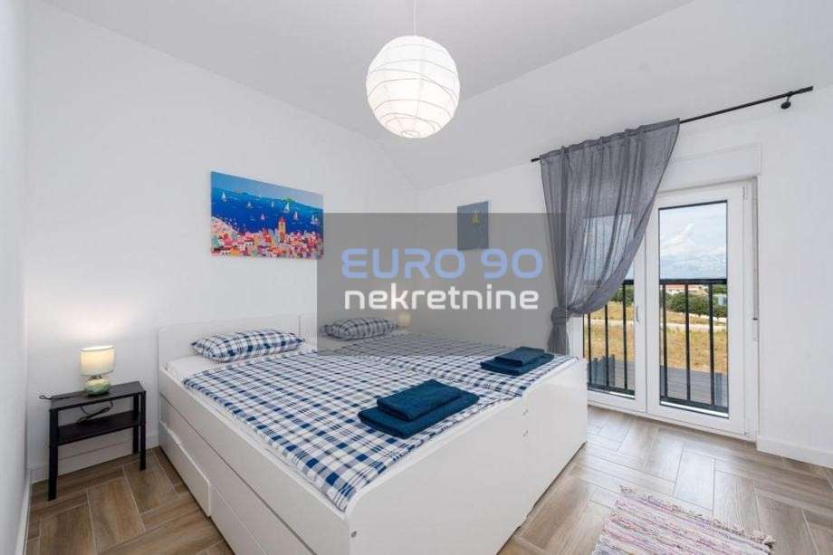 listing-small