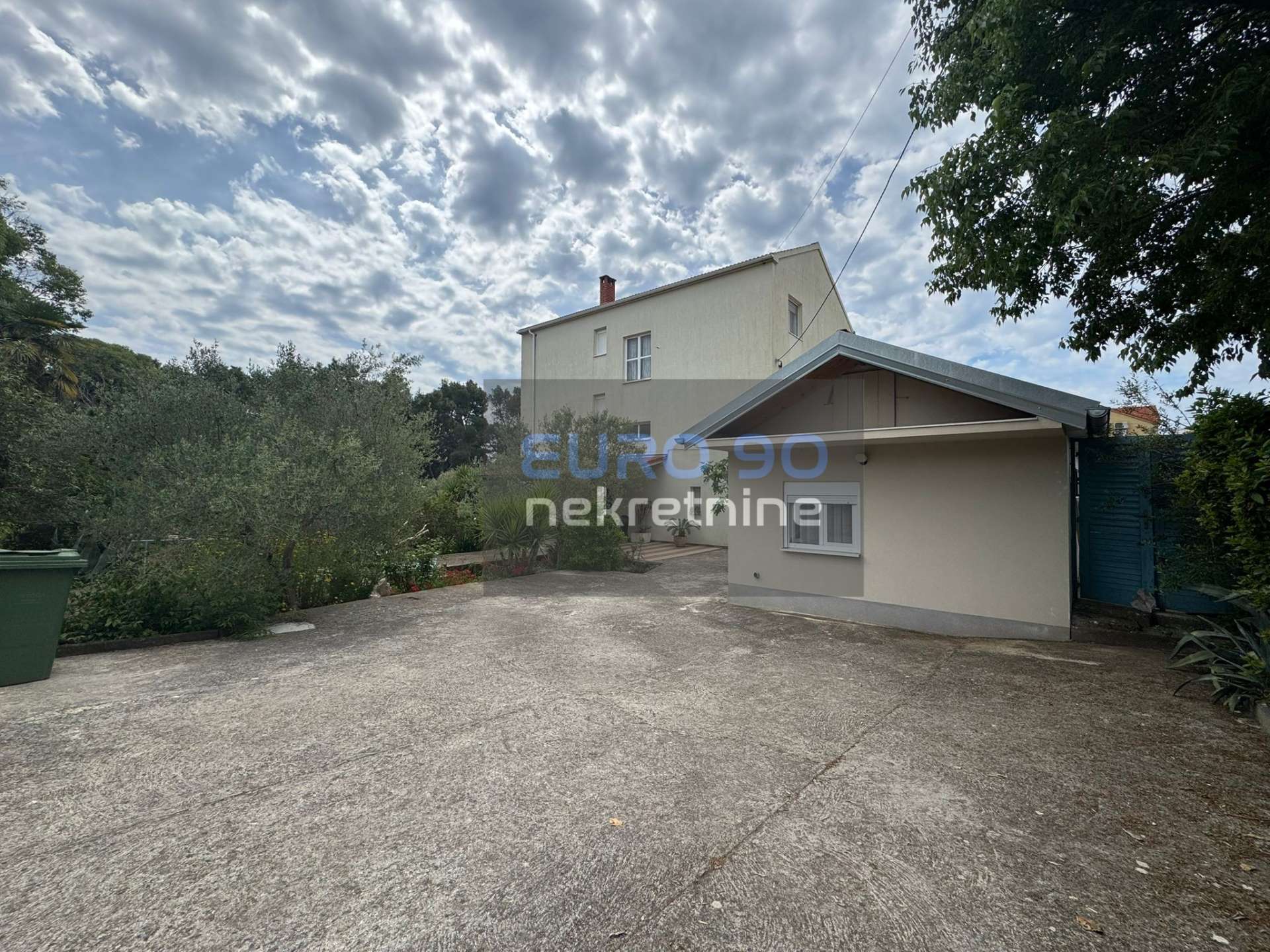 listing-small
