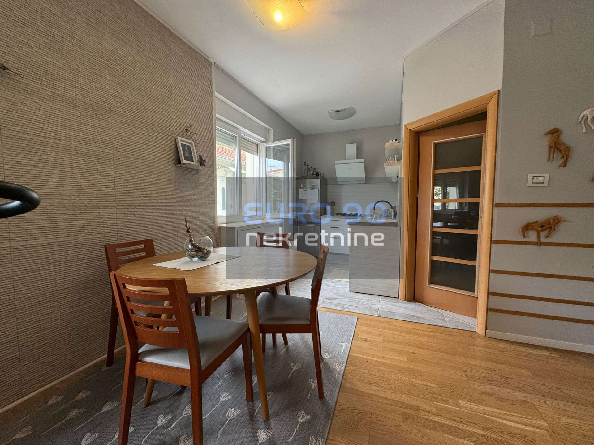 listing-small