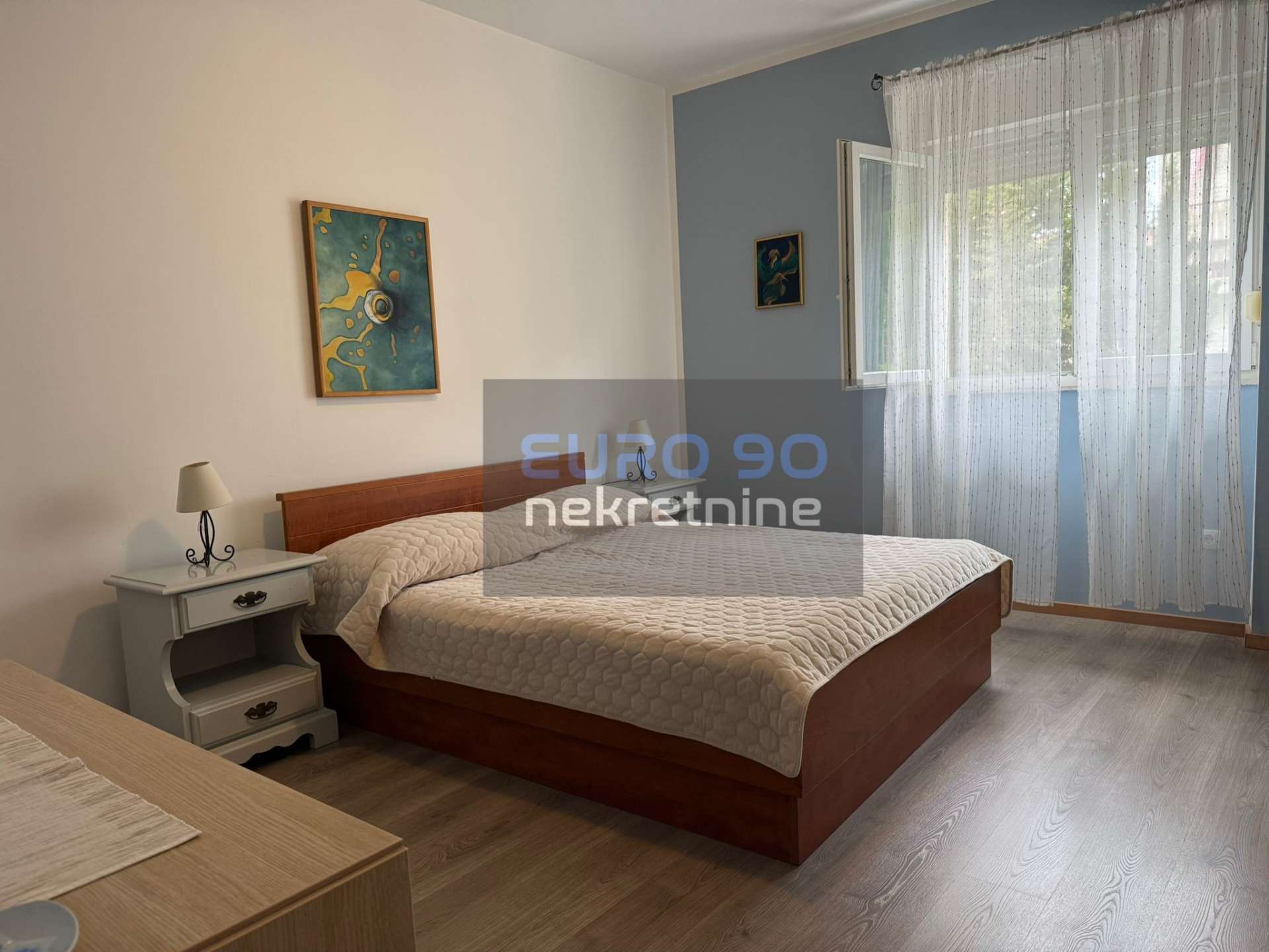 listing-small