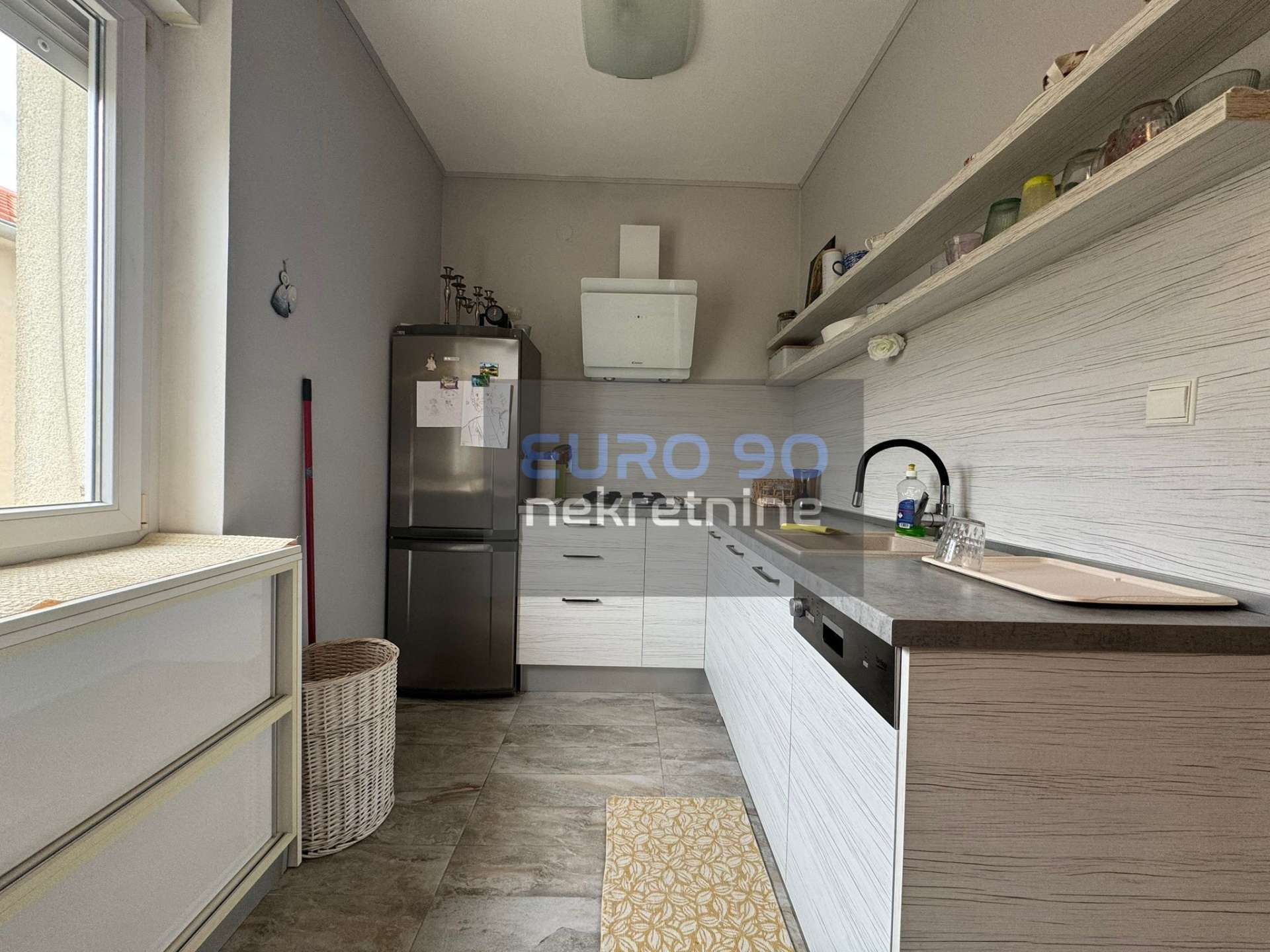 listing-small
