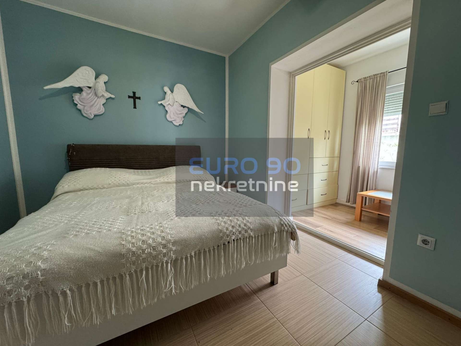 listing-small
