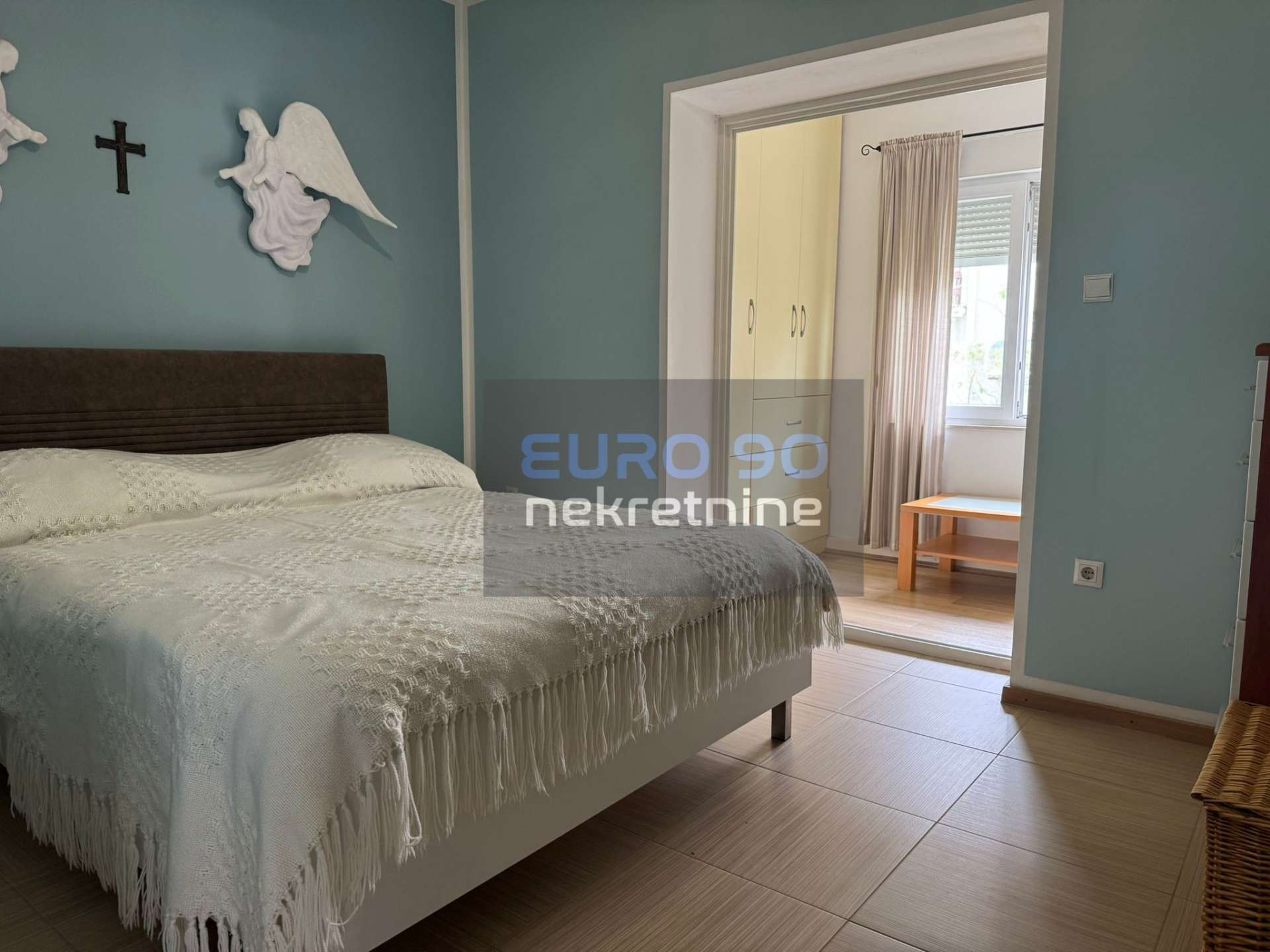 listing-small