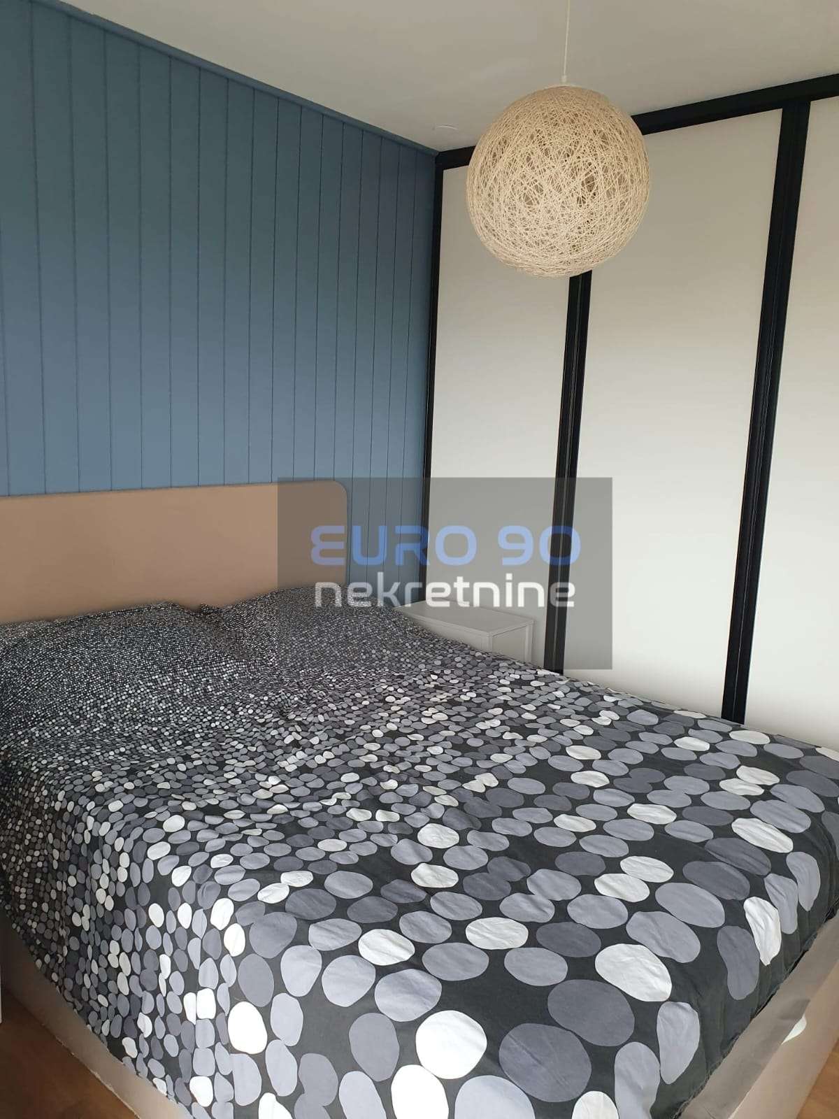 listing-small
