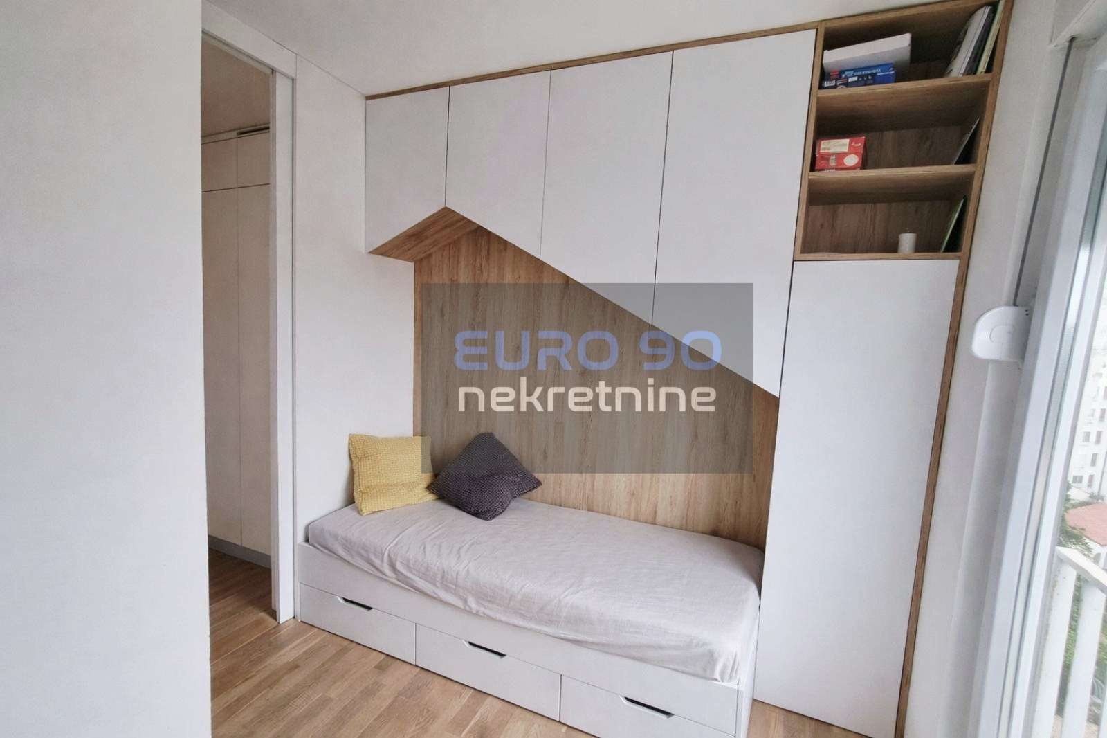 listing-small