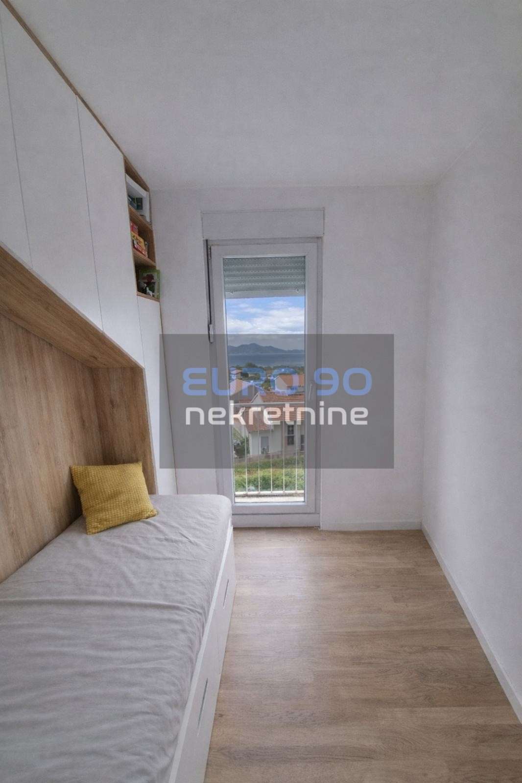listing-small