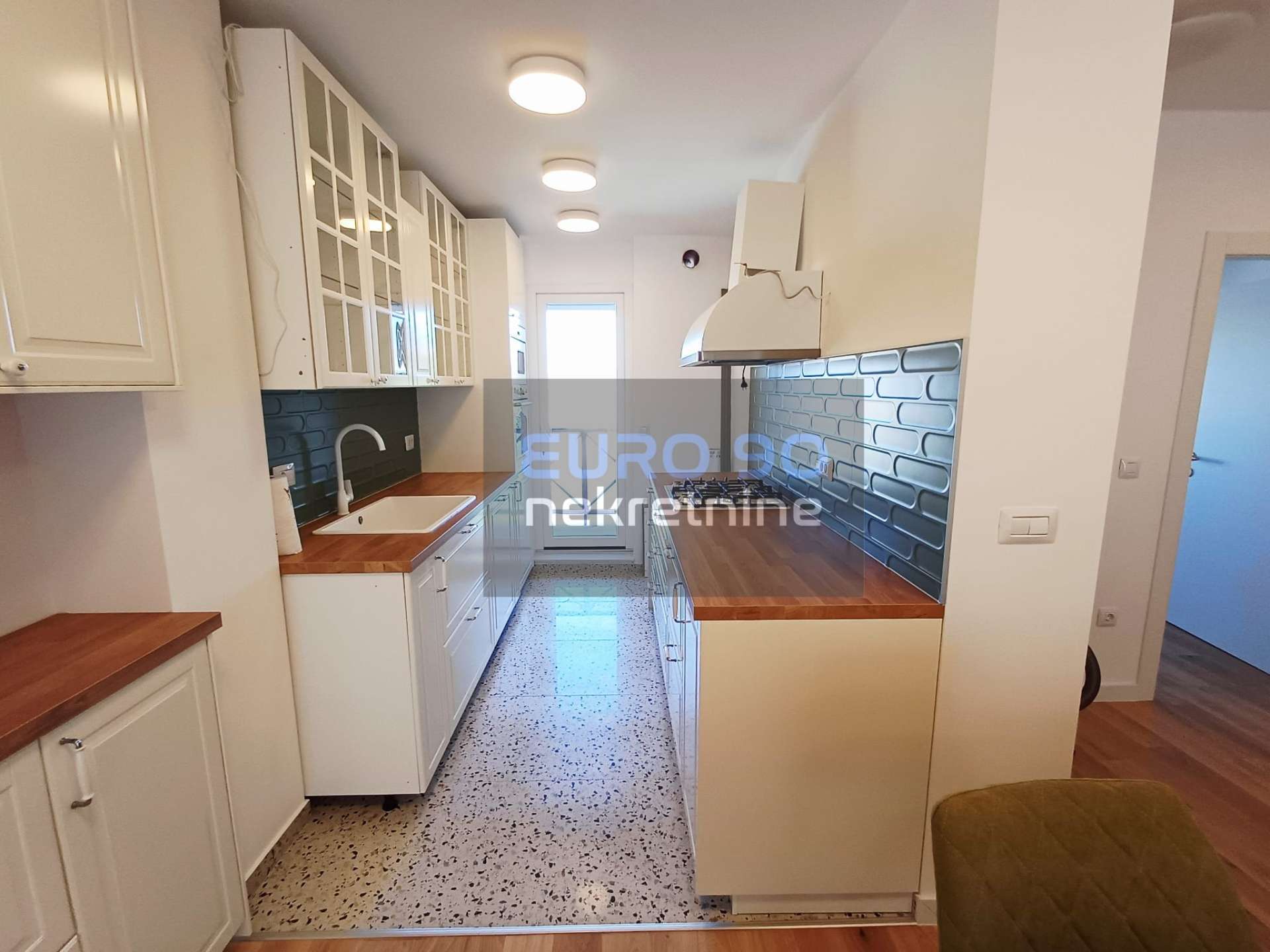 listing-small