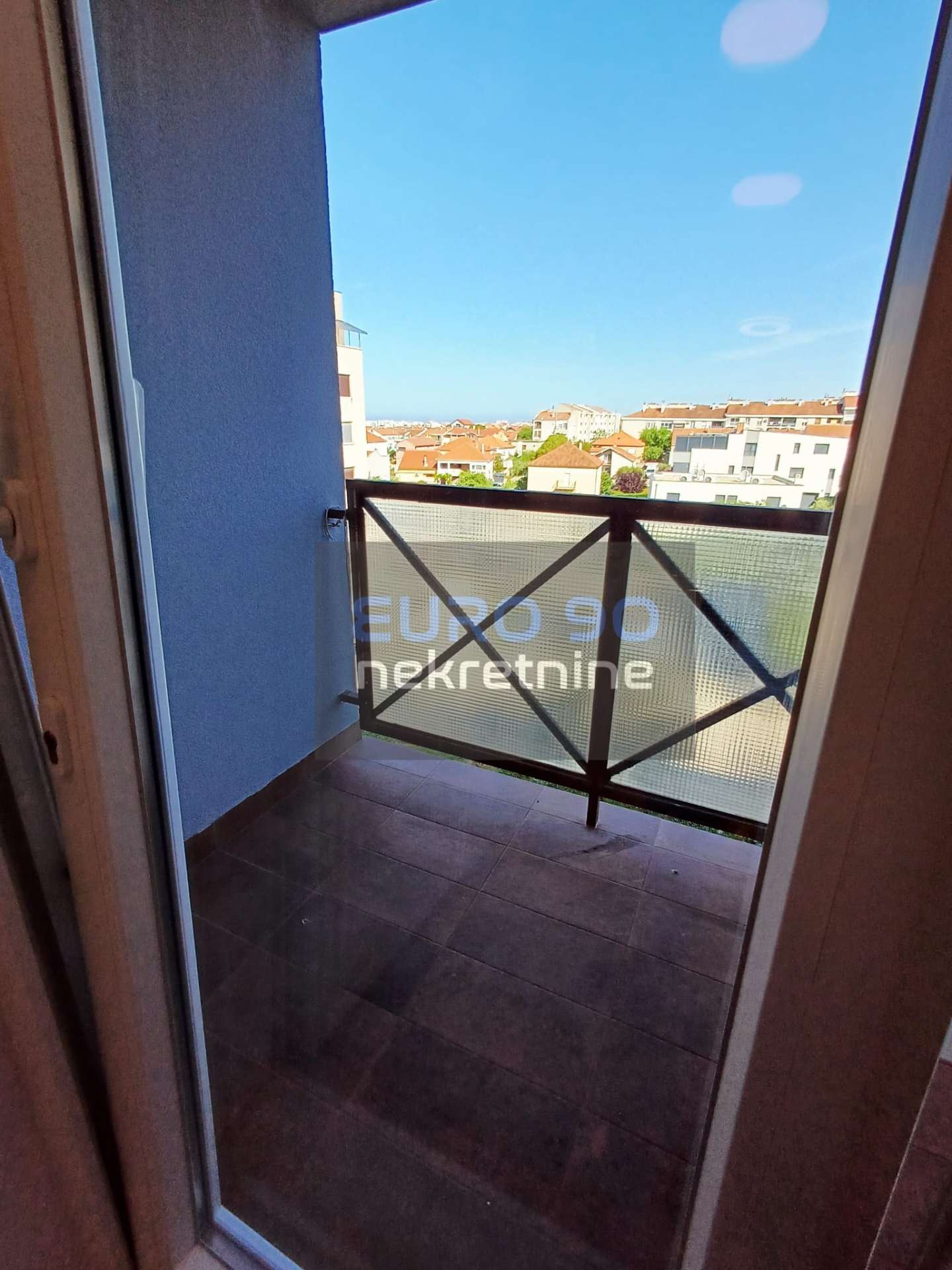 listing-small