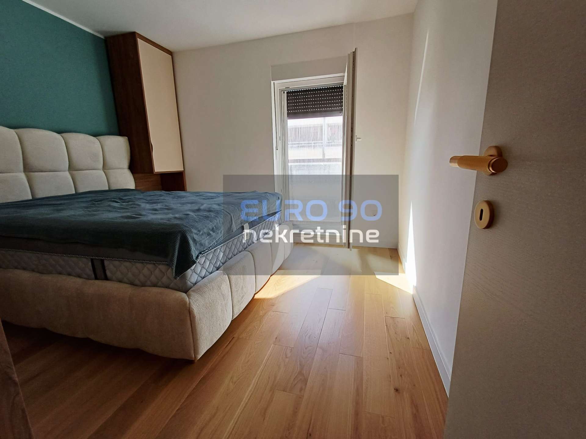 listing-small
