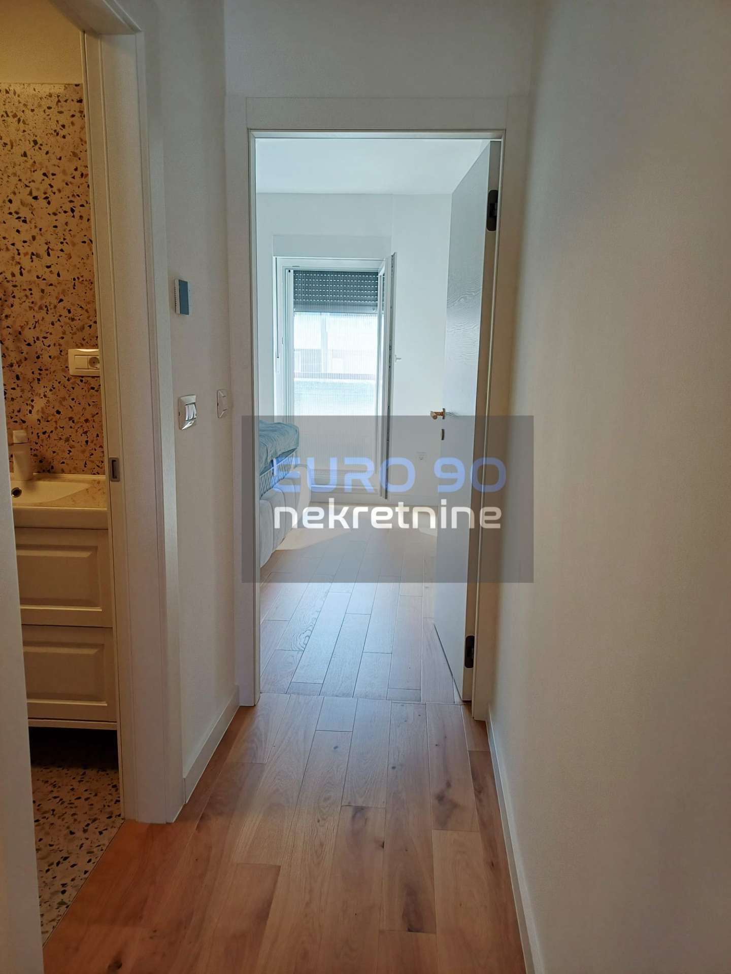 listing-small