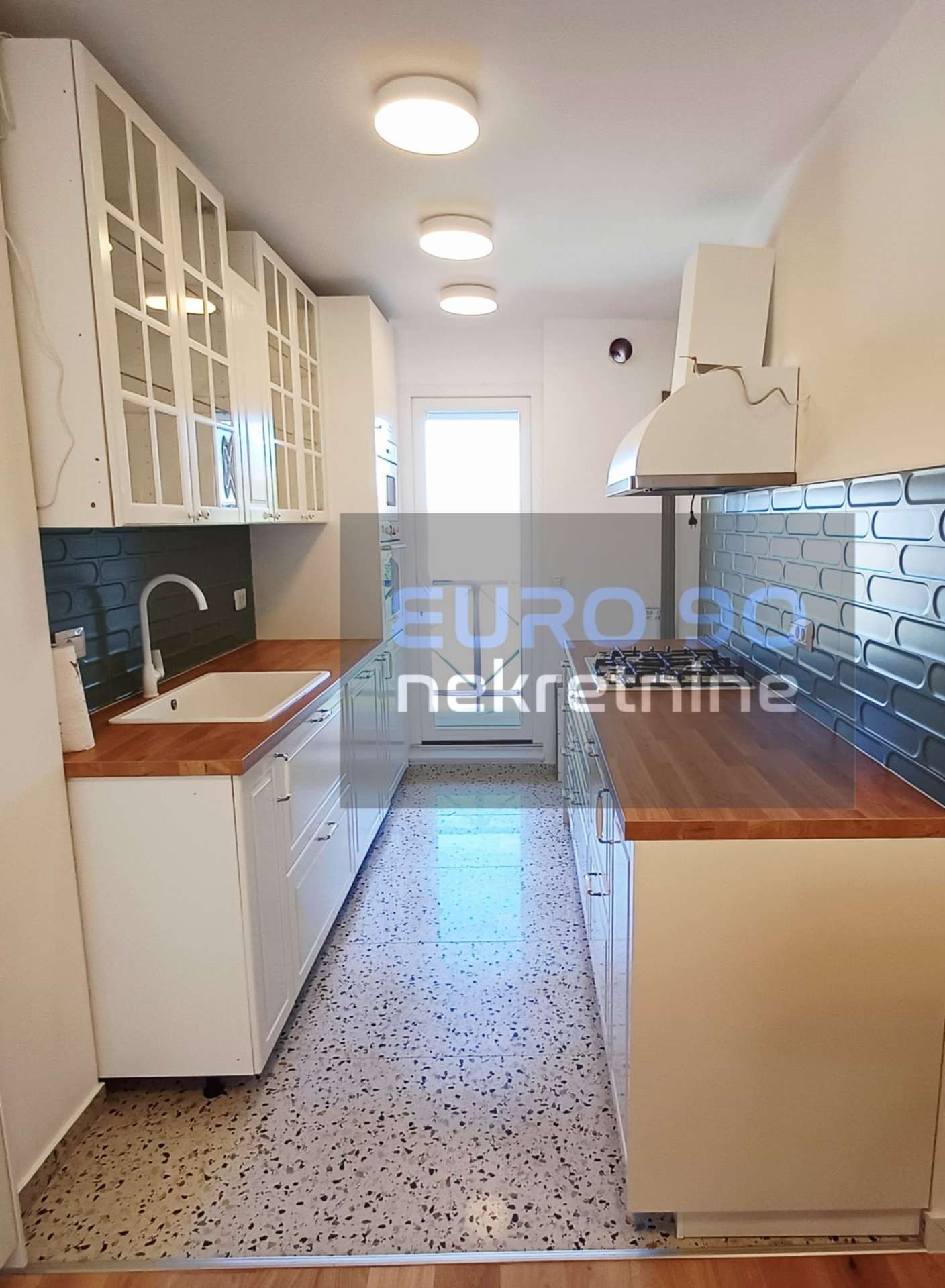 listing-small