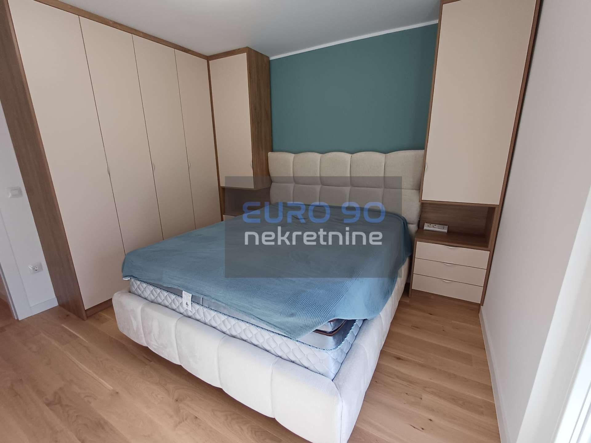 listing-small