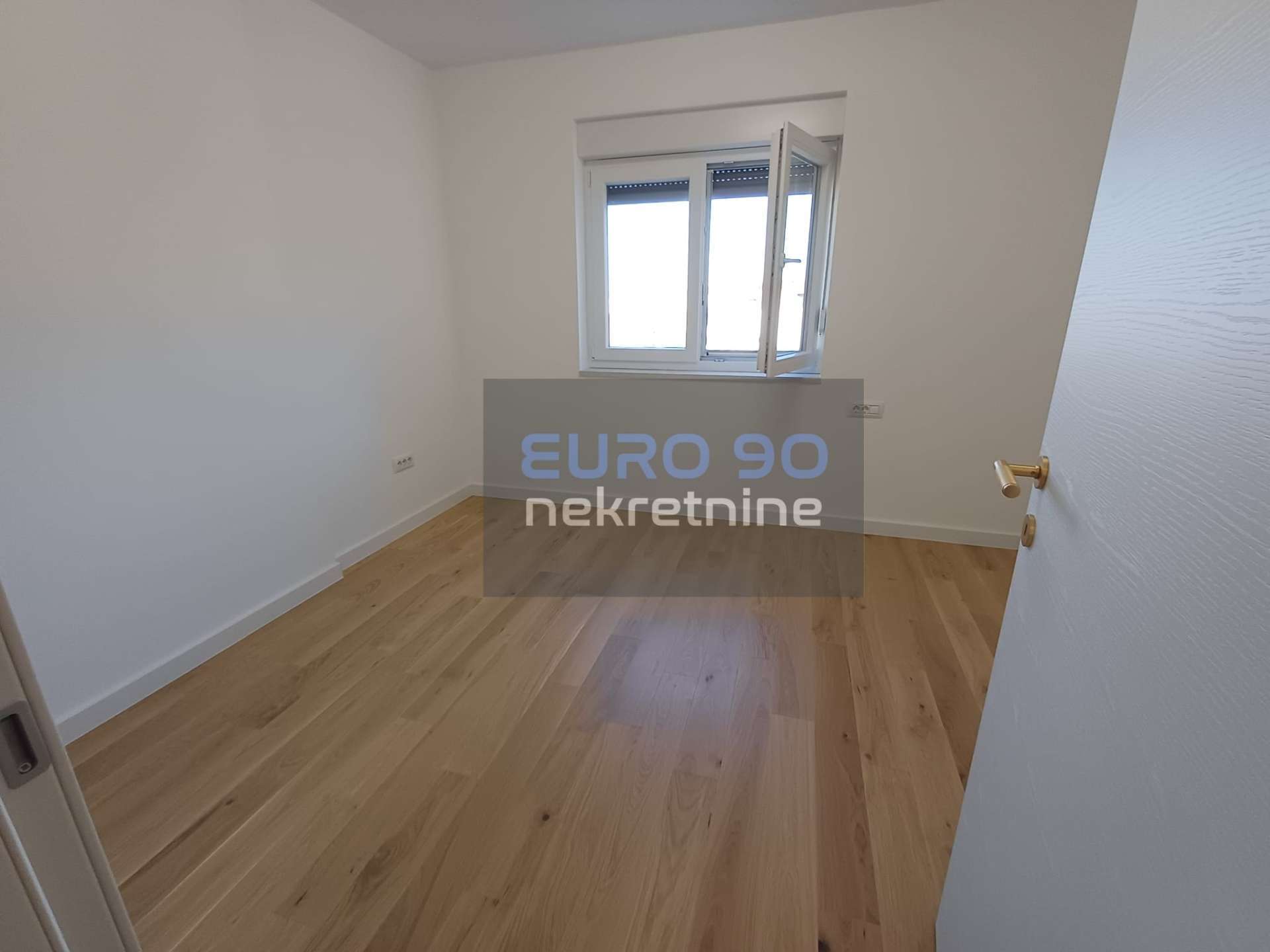 listing-small