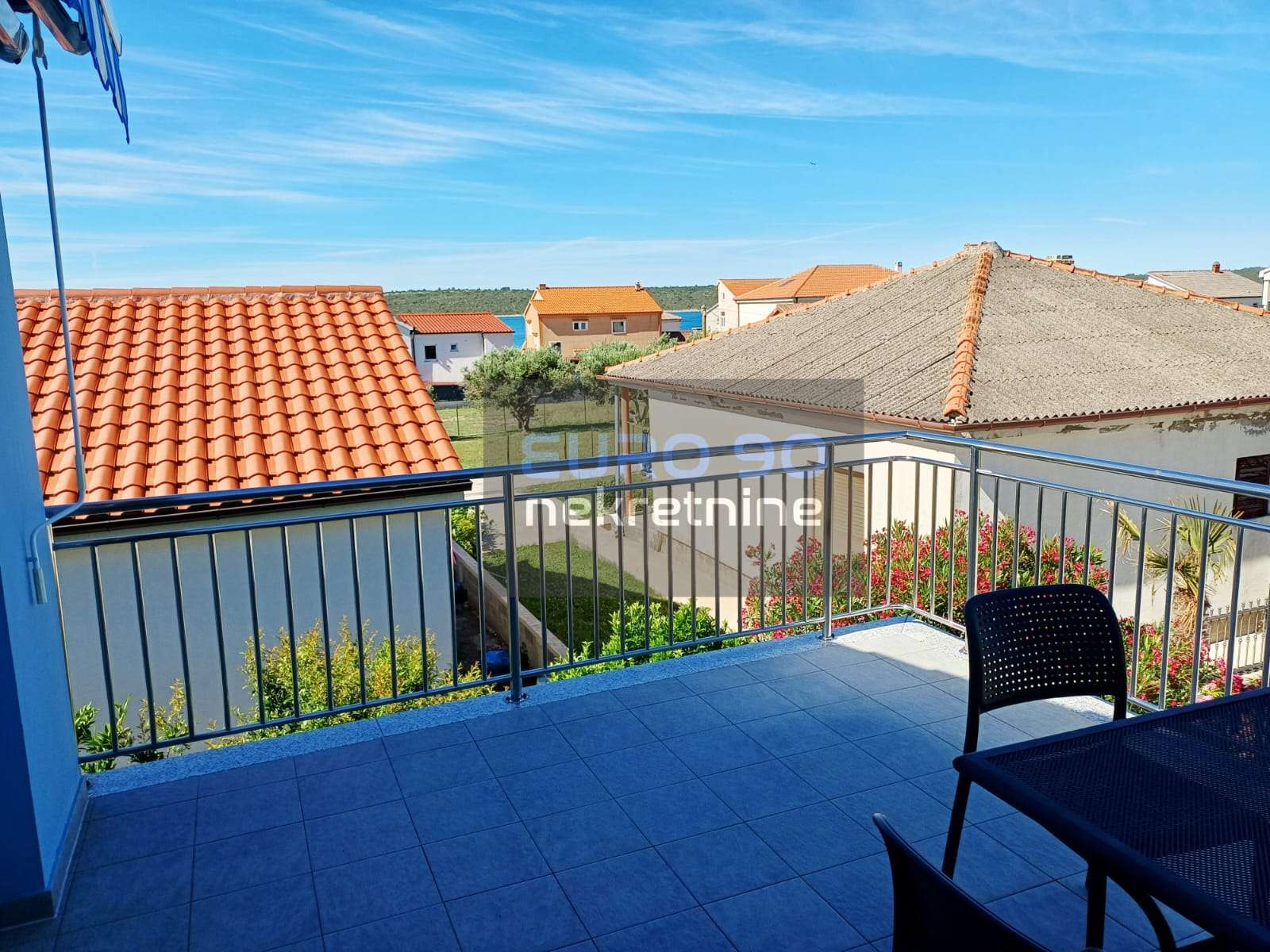 listing-small