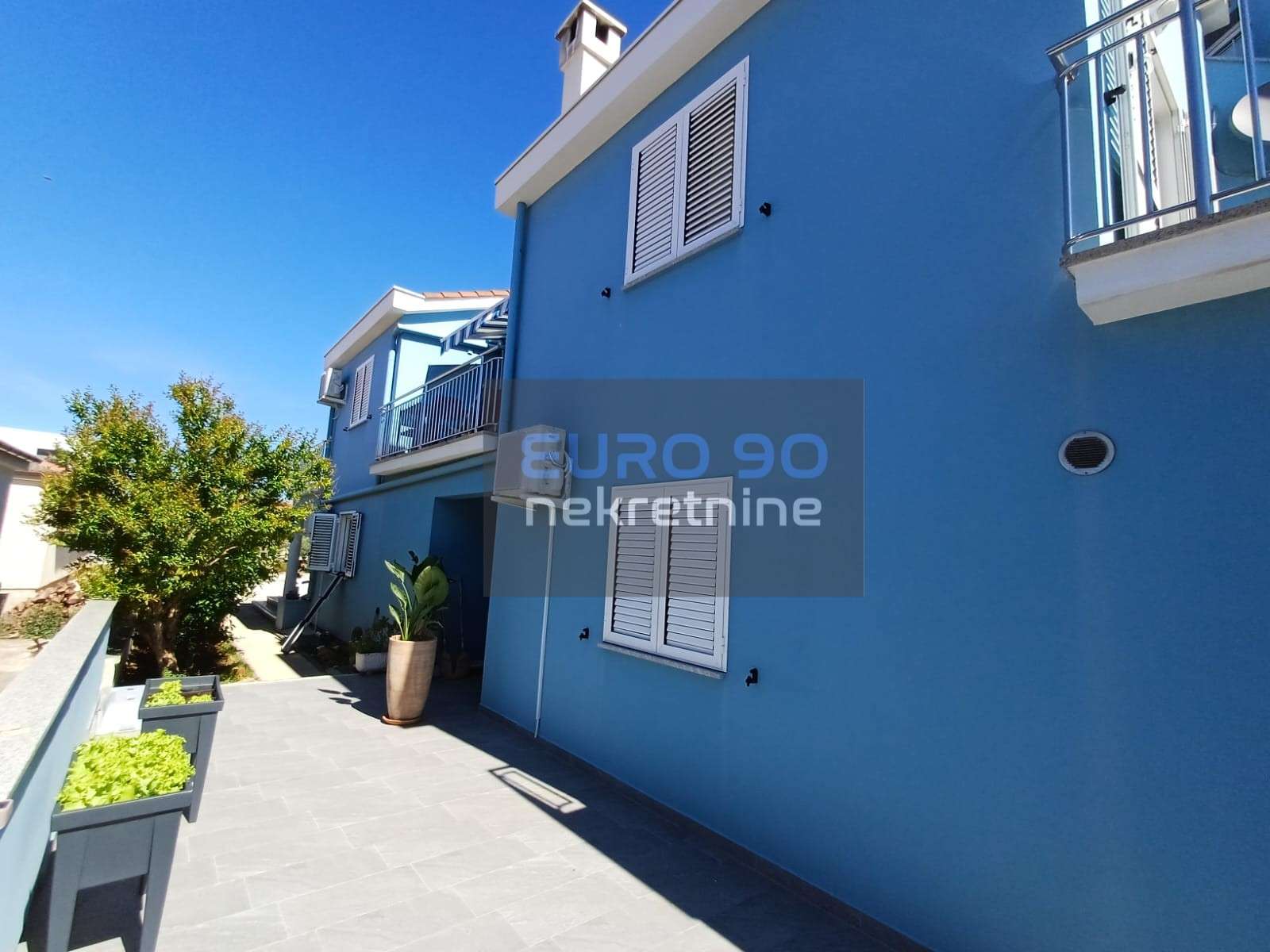 listing-small