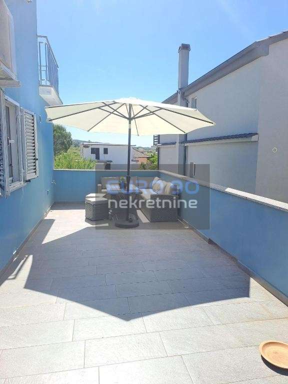 listing-small