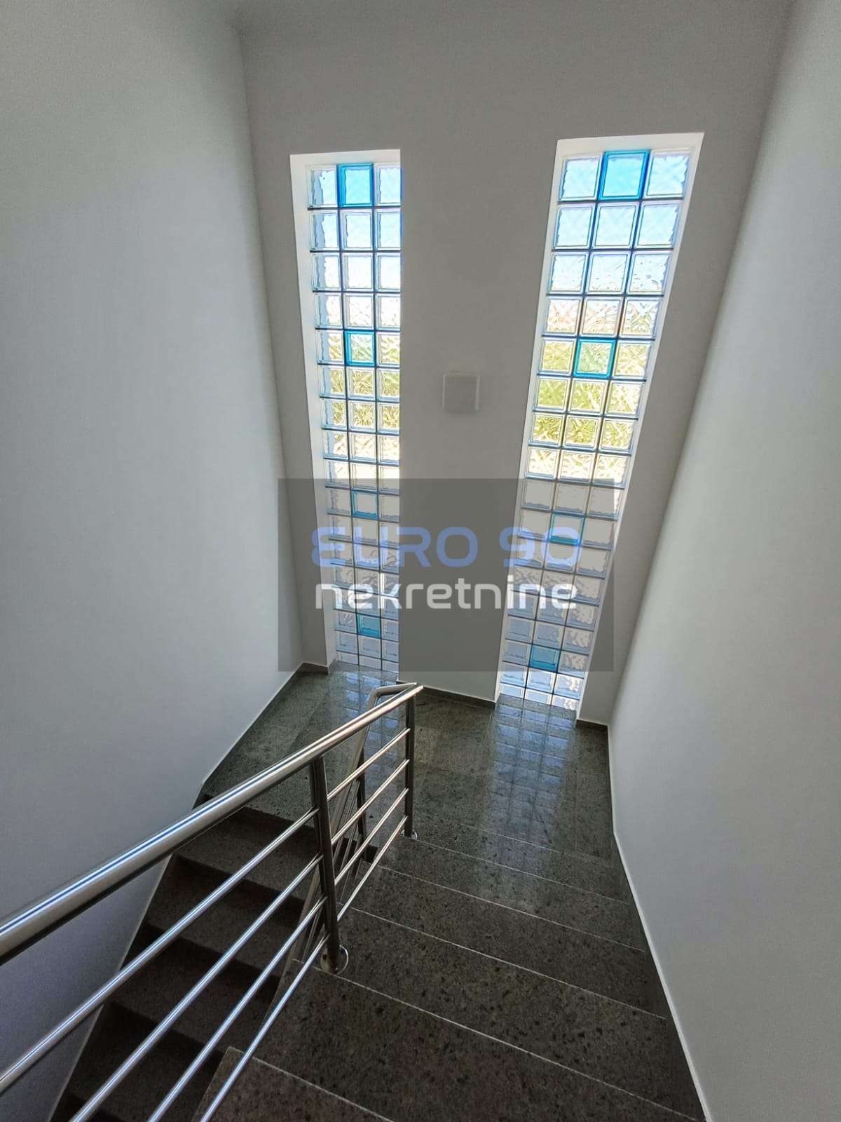 listing-small