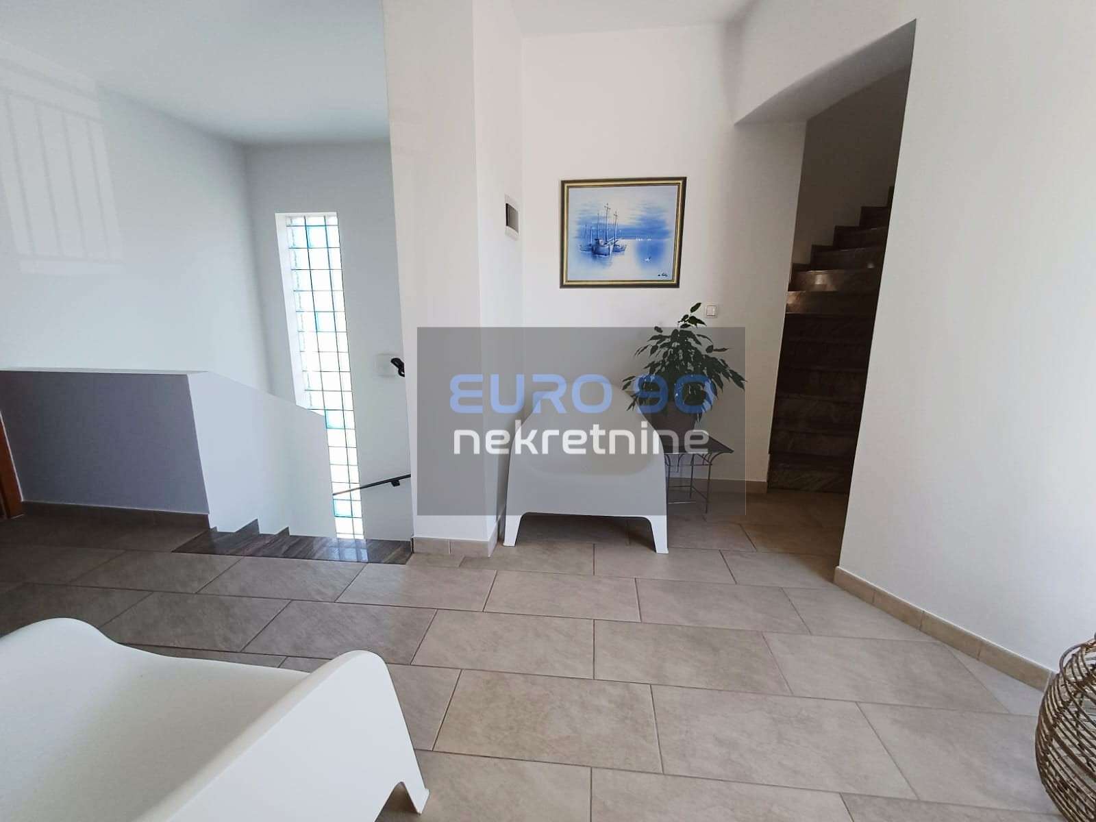 listing-small