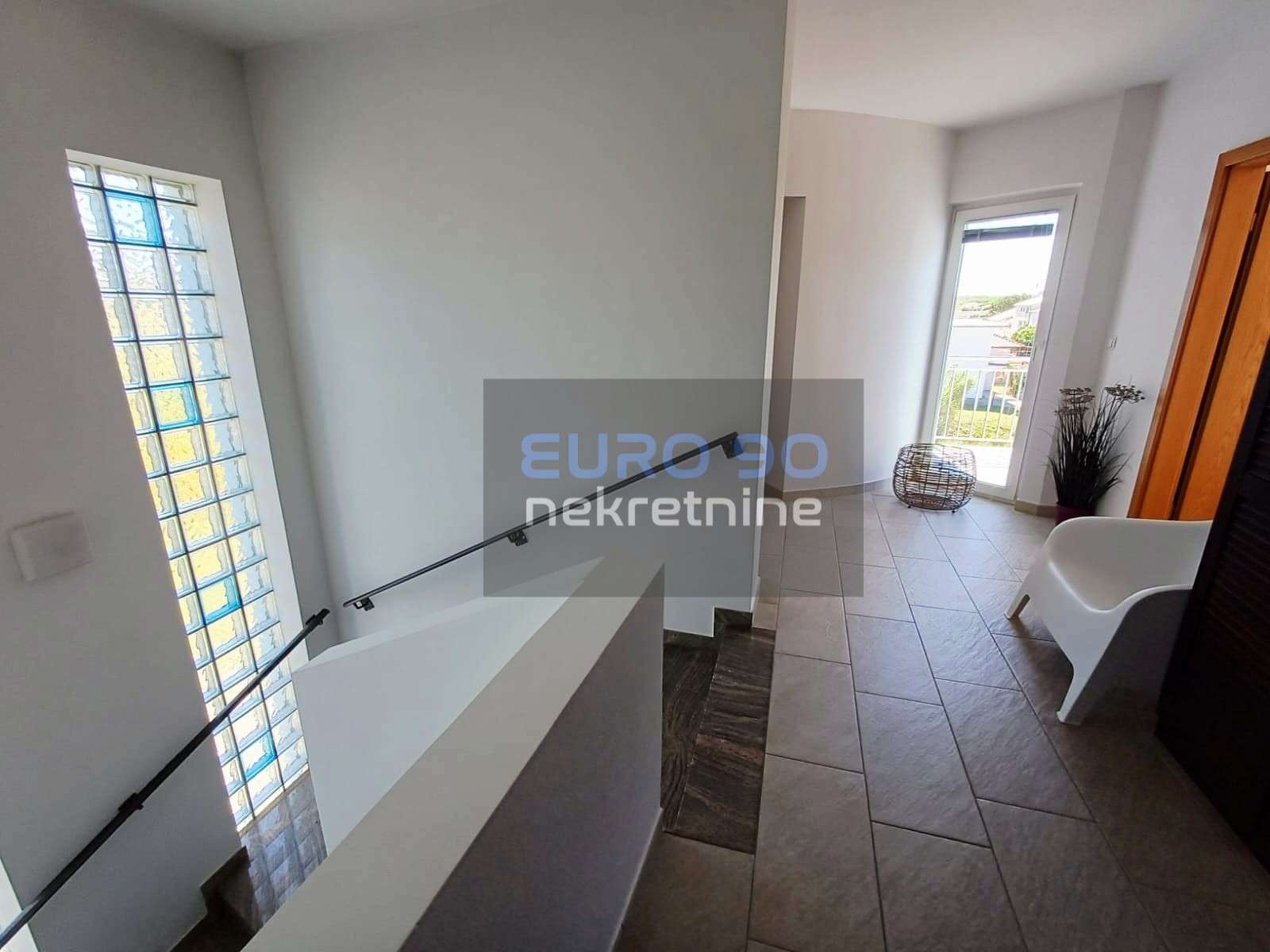 listing-small
