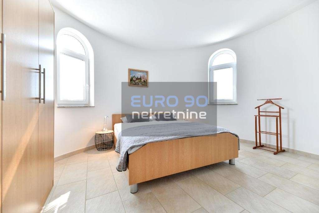 listing-small