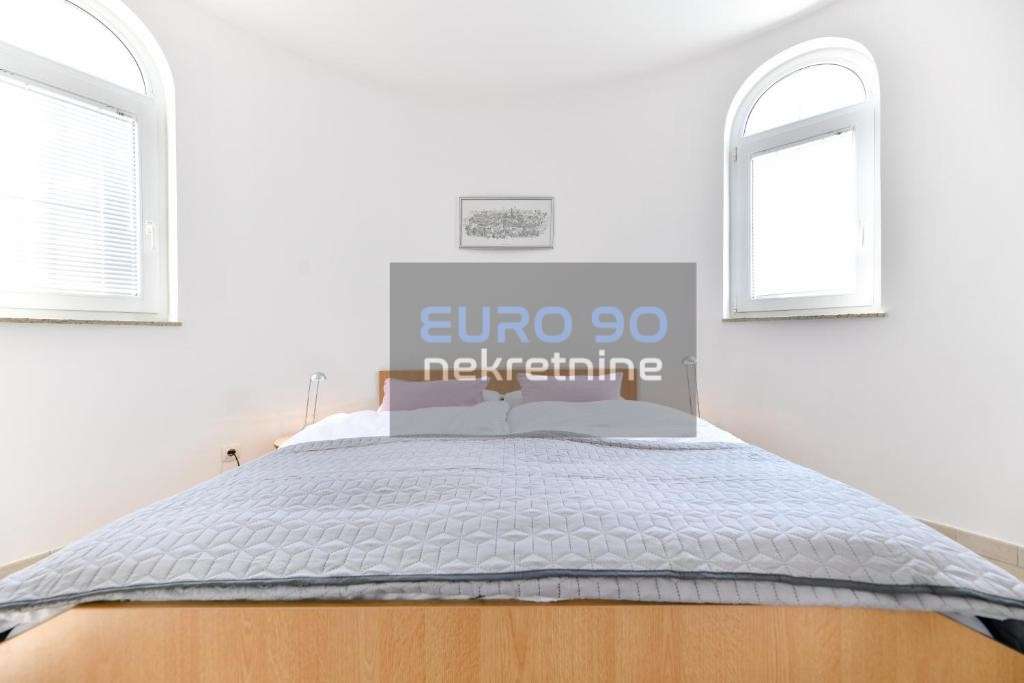 listing-small