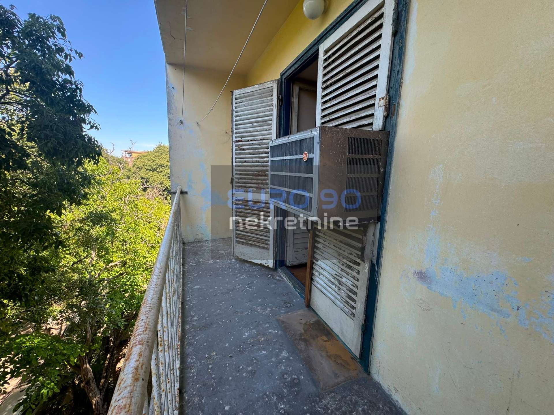 listing-small