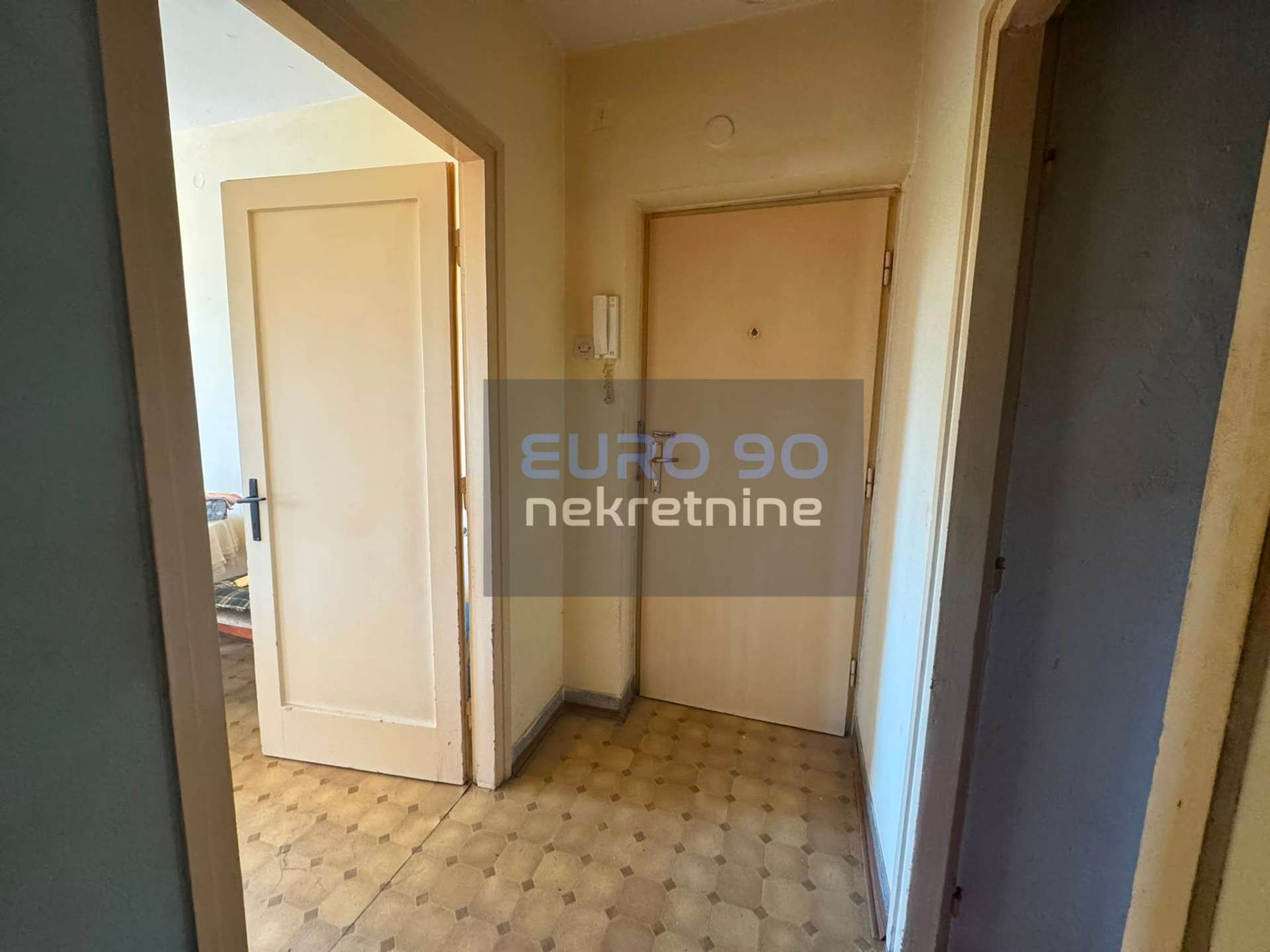 listing-small