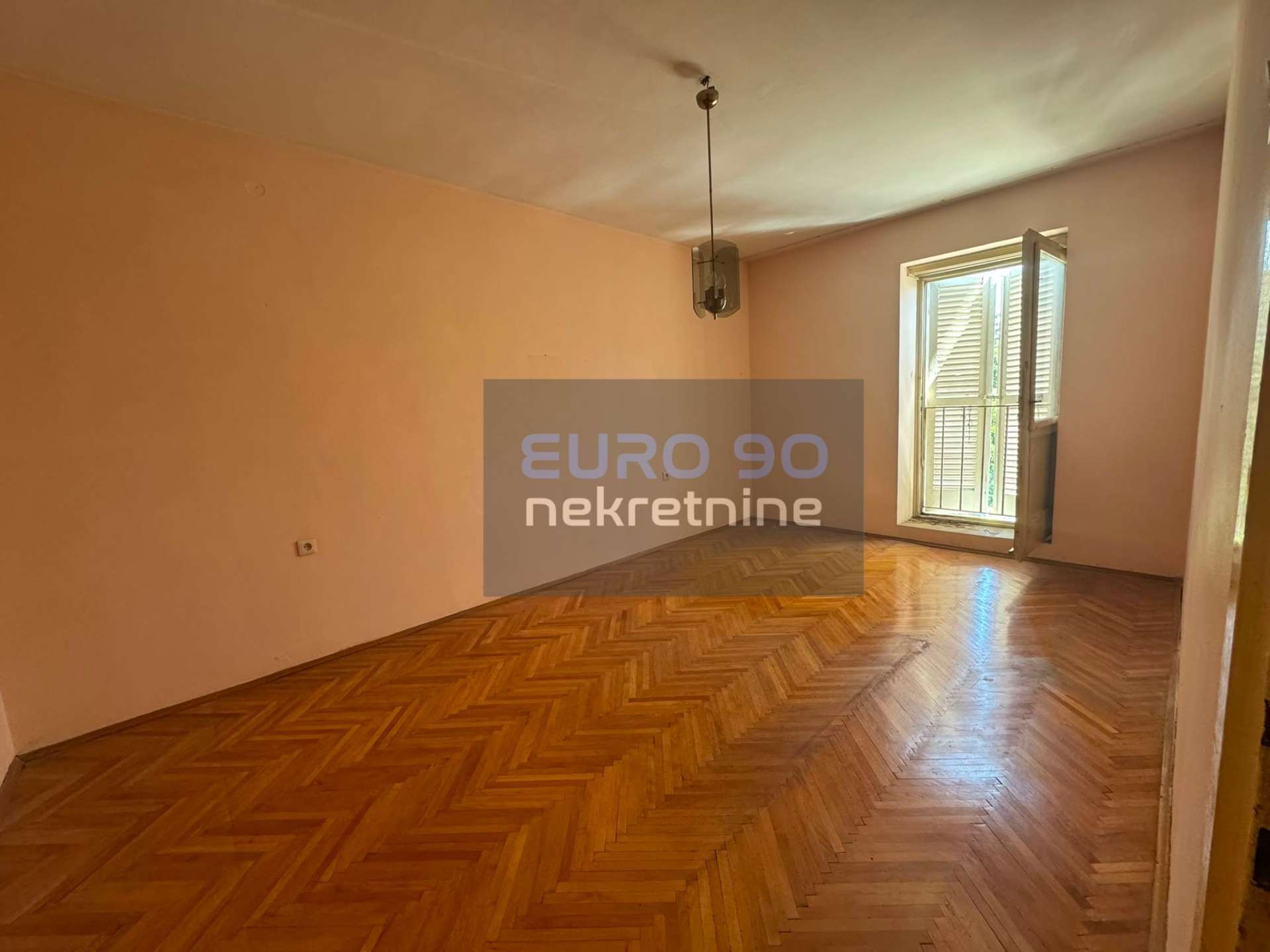 listing-small