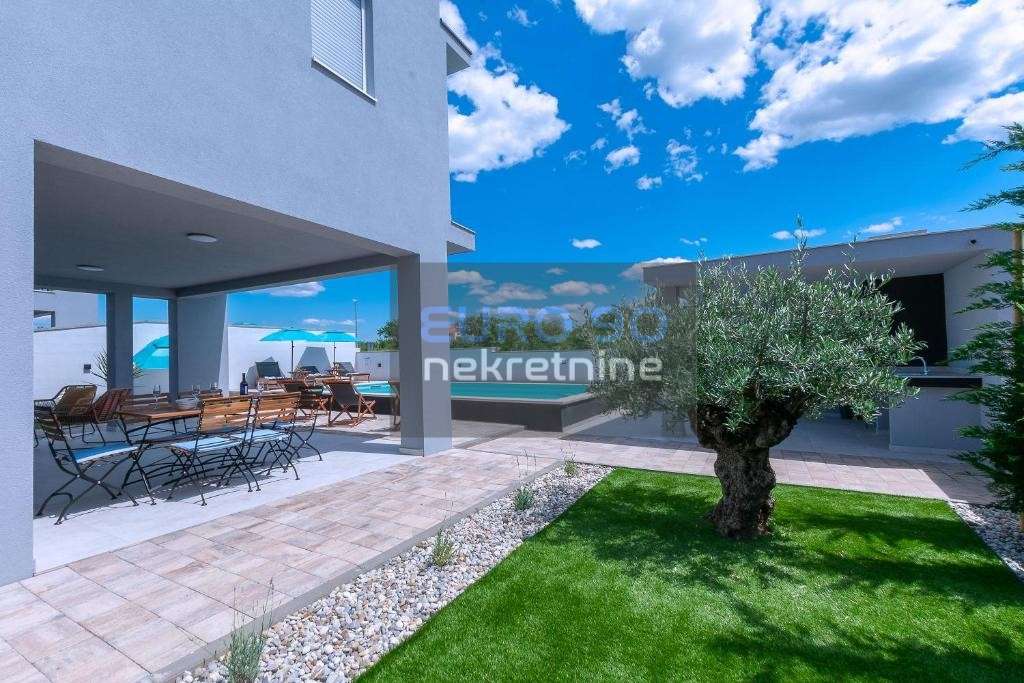 listing-small
