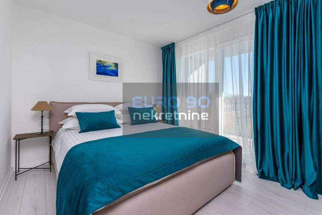 listing-small